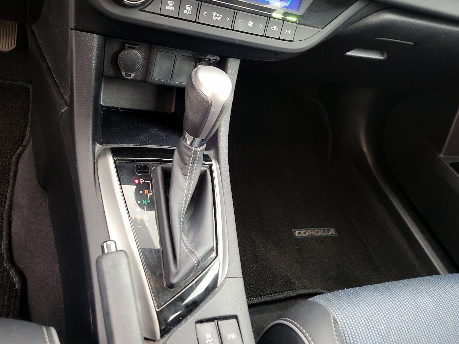 2016 Toyota Corolla S - Photo 18