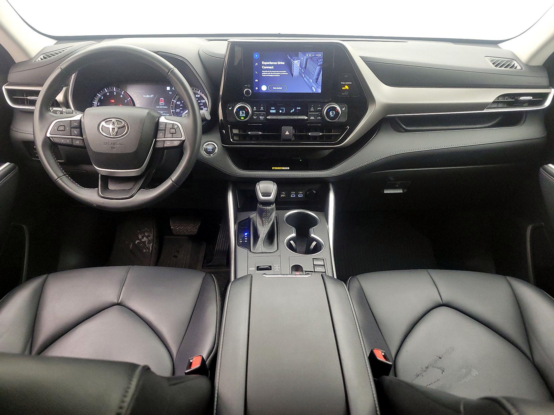 Thumbnail: 2023 Toyota Highlander - 9
