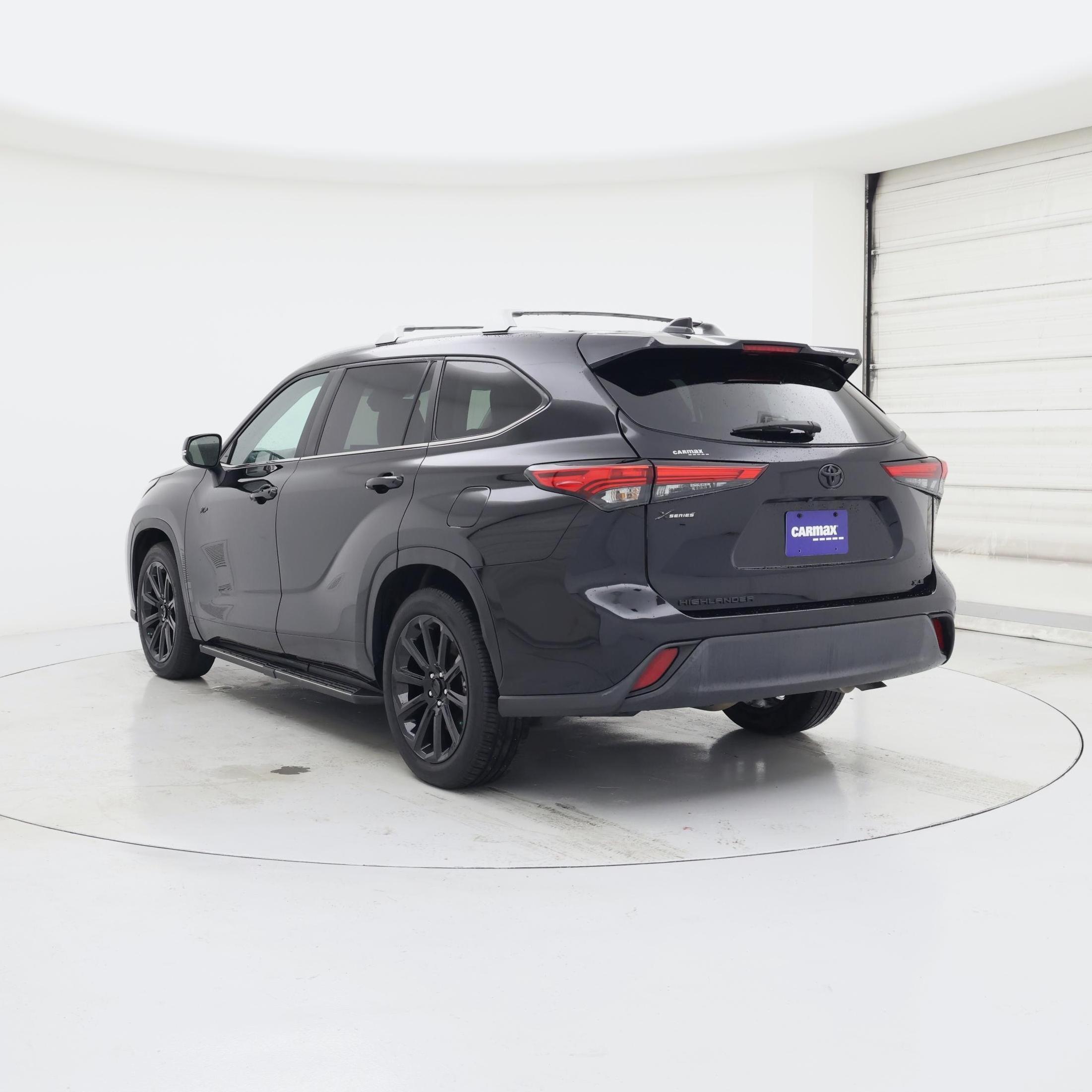 Thumbnail: 2023 Toyota Highlander - 2