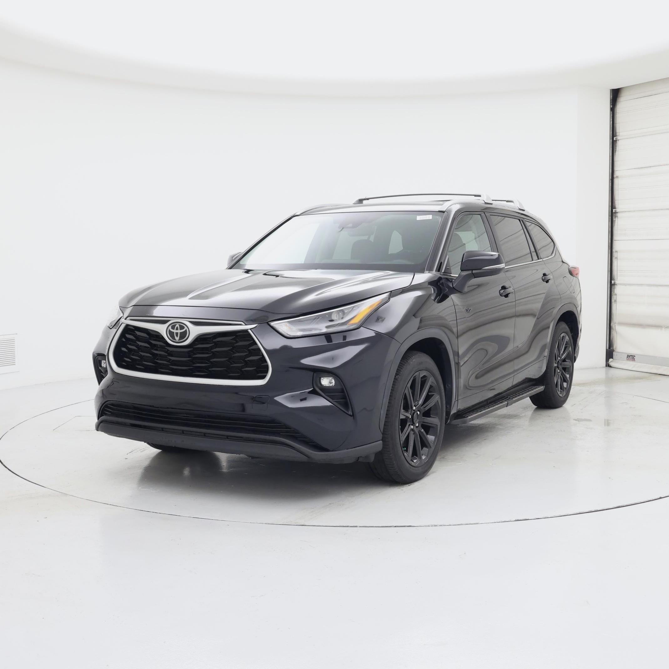 Thumbnail: 2023 Toyota Highlander - 4