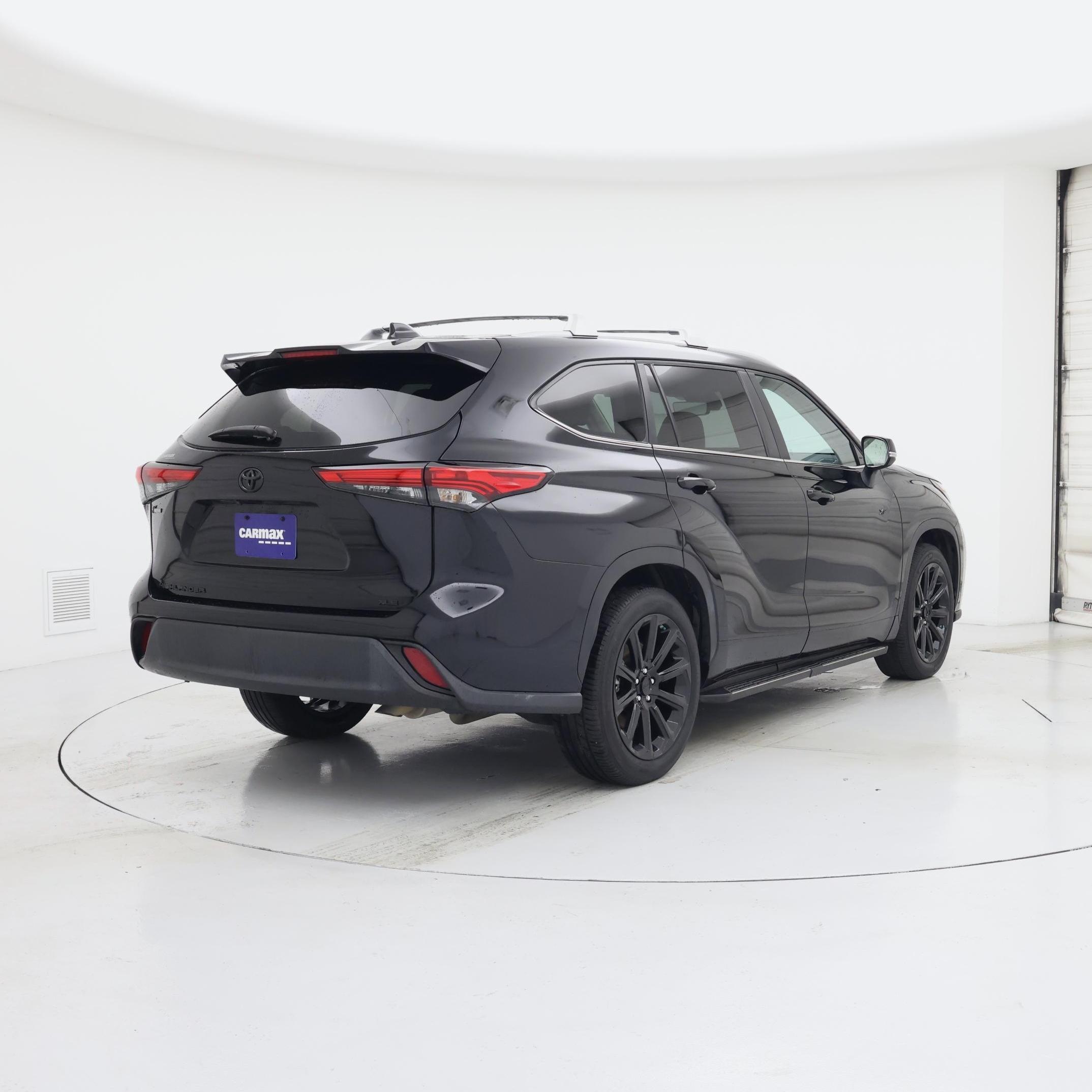 Thumbnail: 2023 Toyota Highlander - 8