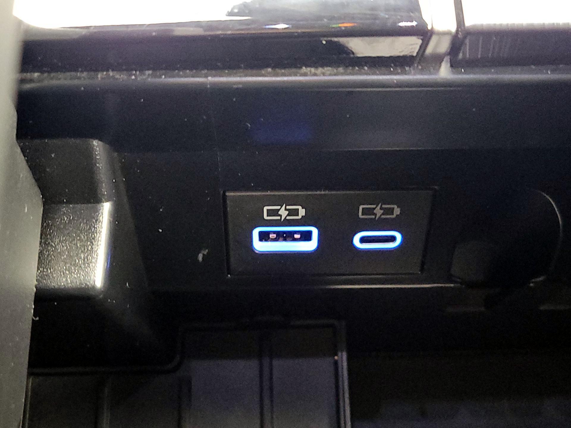 Thumbnail: 2023 Toyota Tundra - 18