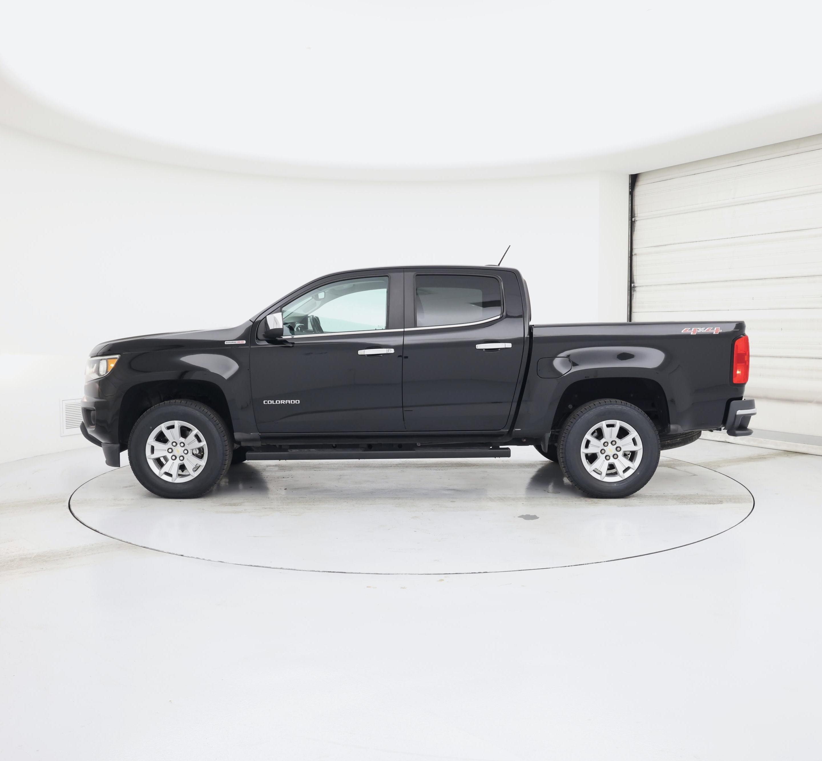 Thumbnail: 2017 Chevrolet Colorado - 3