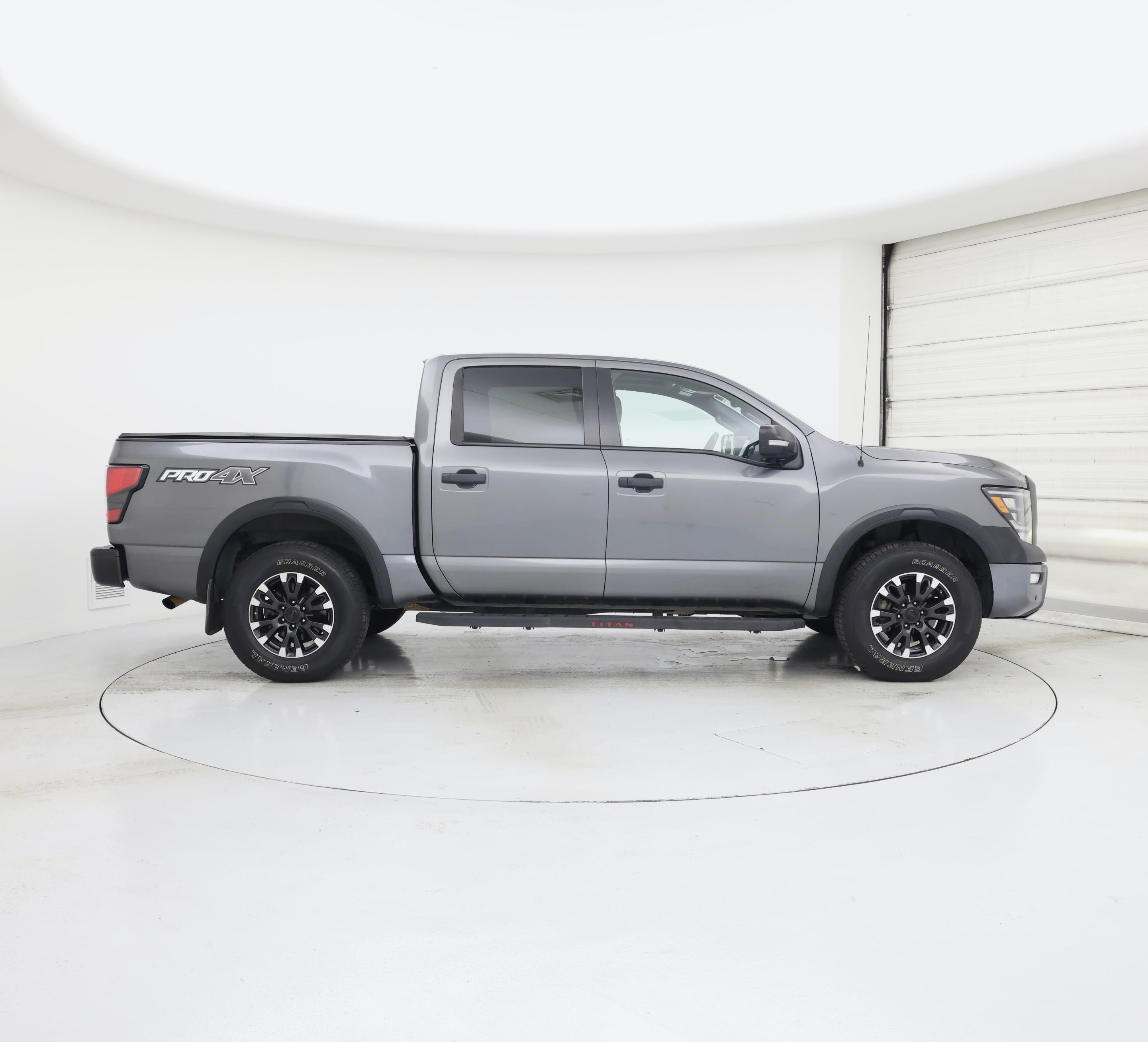 Thumbnail: 2021 Nissan Titan - 7