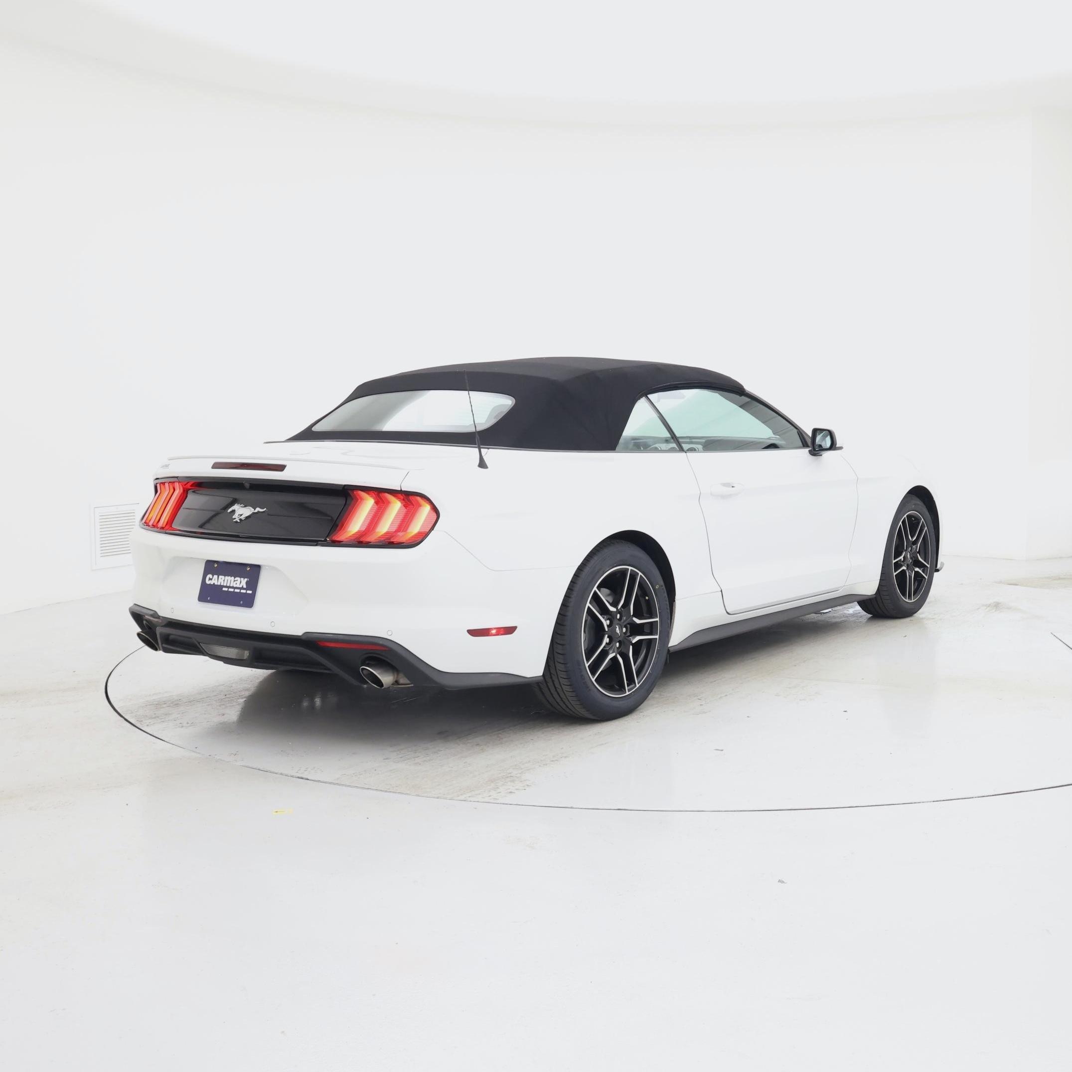 Thumbnail: 2022 Ford Mustang - 8