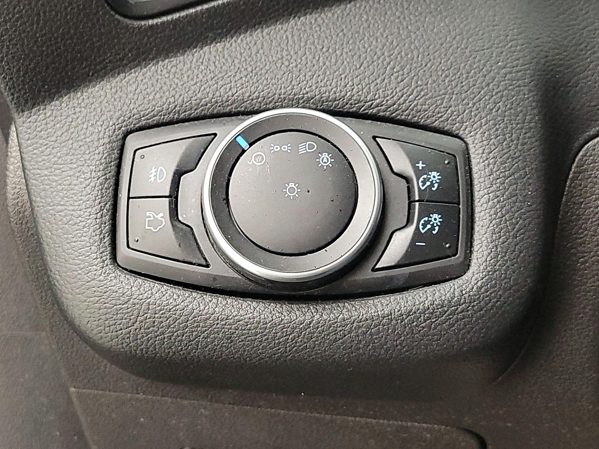 Thumbnail: 2016 Ford Escape - 13