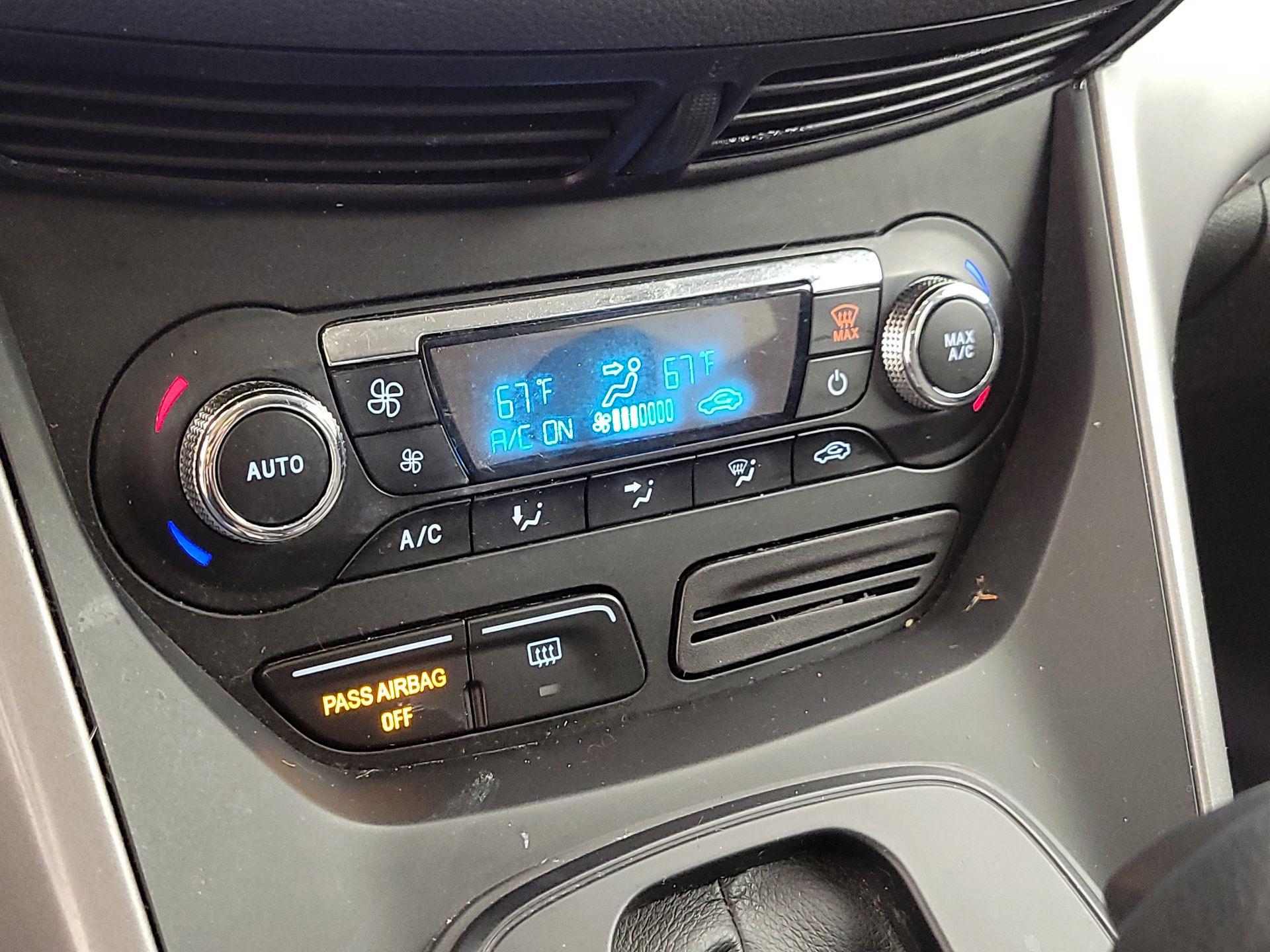 Thumbnail: 2016 Ford Escape - 17