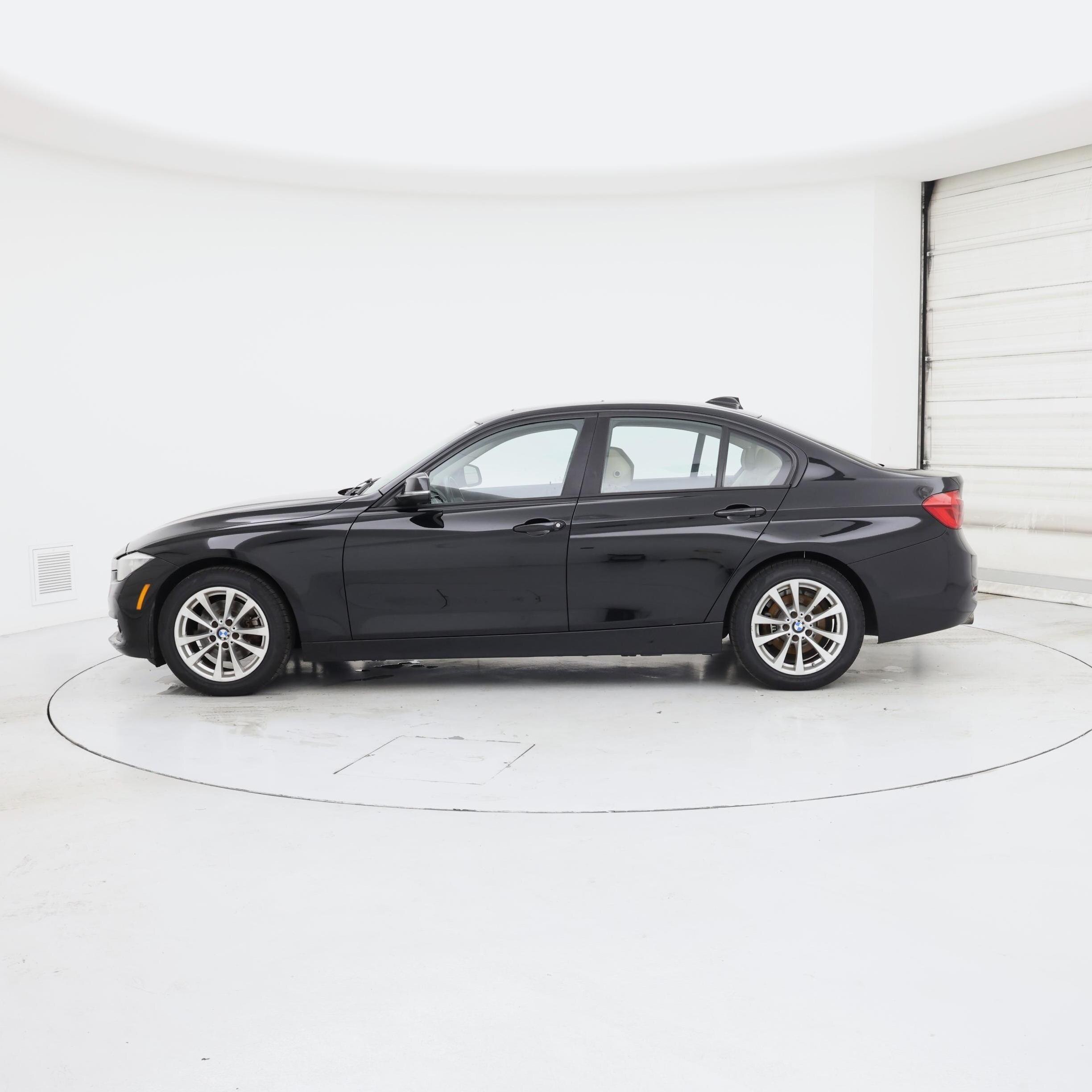 Thumbnail: 2017 BMW 3 Series - 3