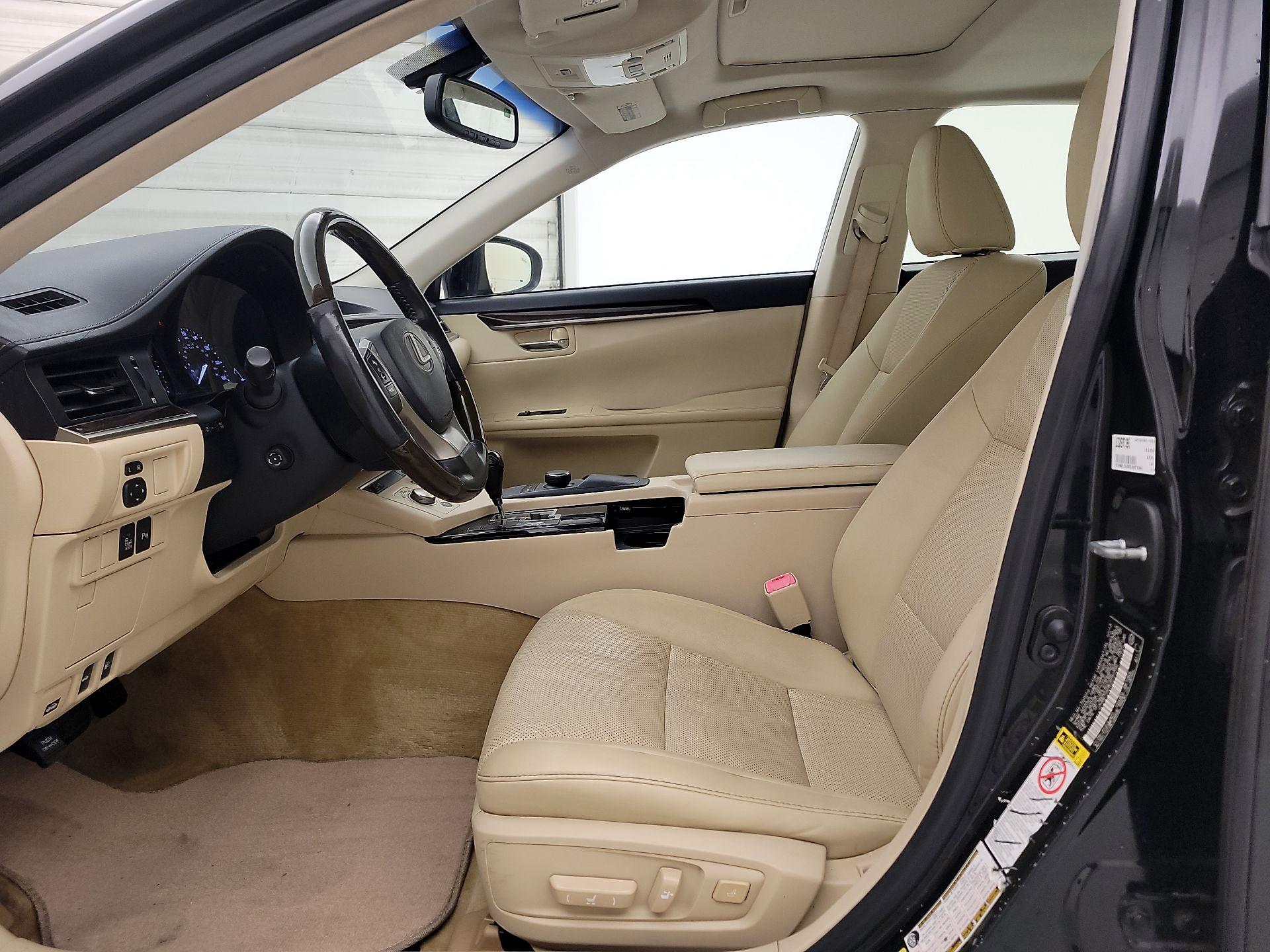 Thumbnail: 2014 Lexus ES - 11