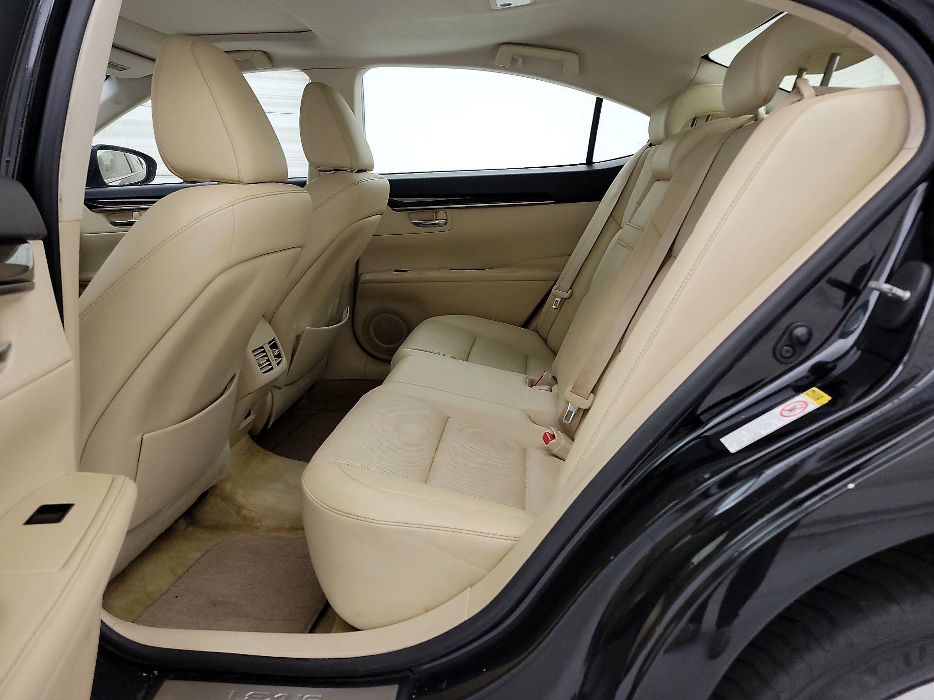 Thumbnail: 2014 Lexus ES - 19