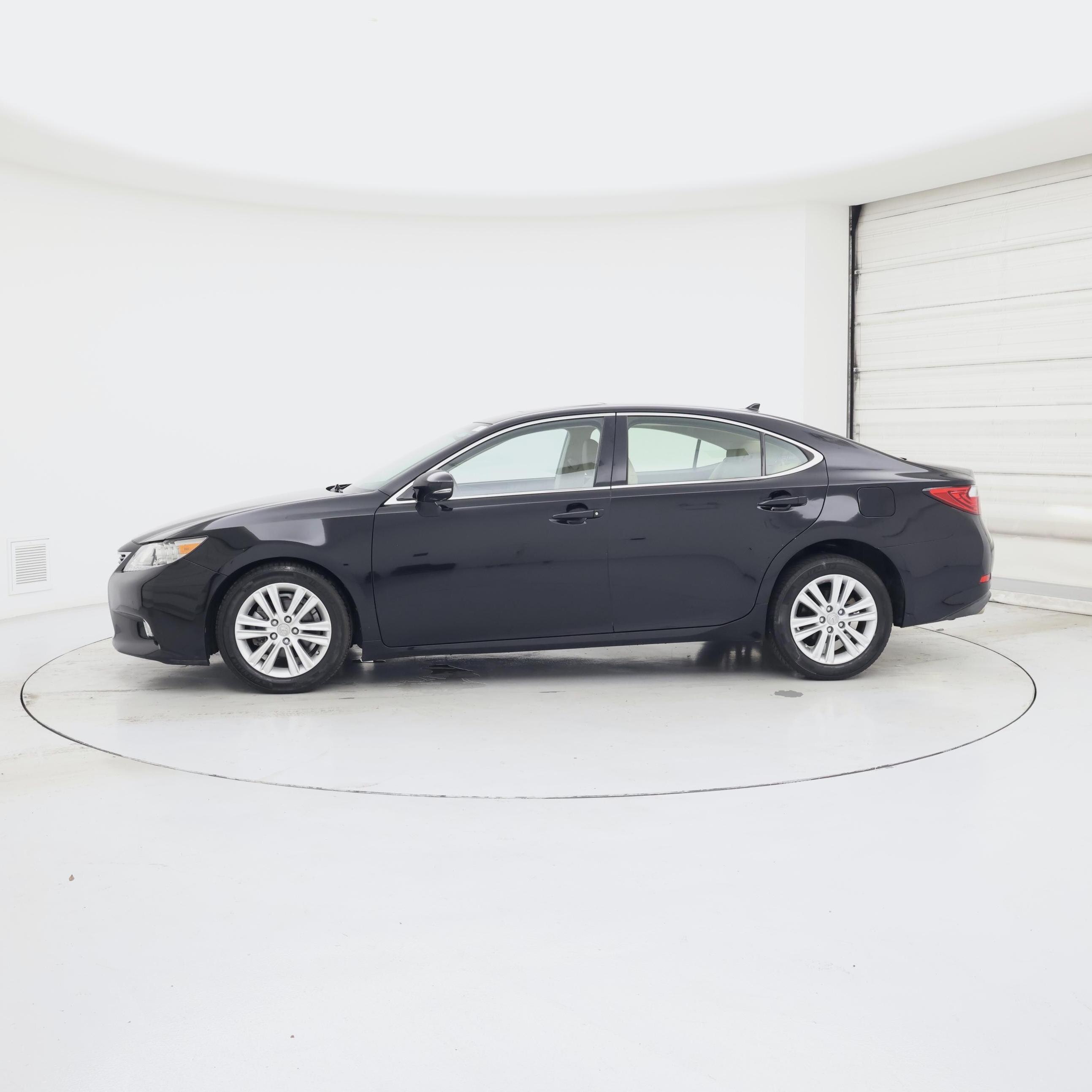 Thumbnail: 2014 Lexus ES - 3