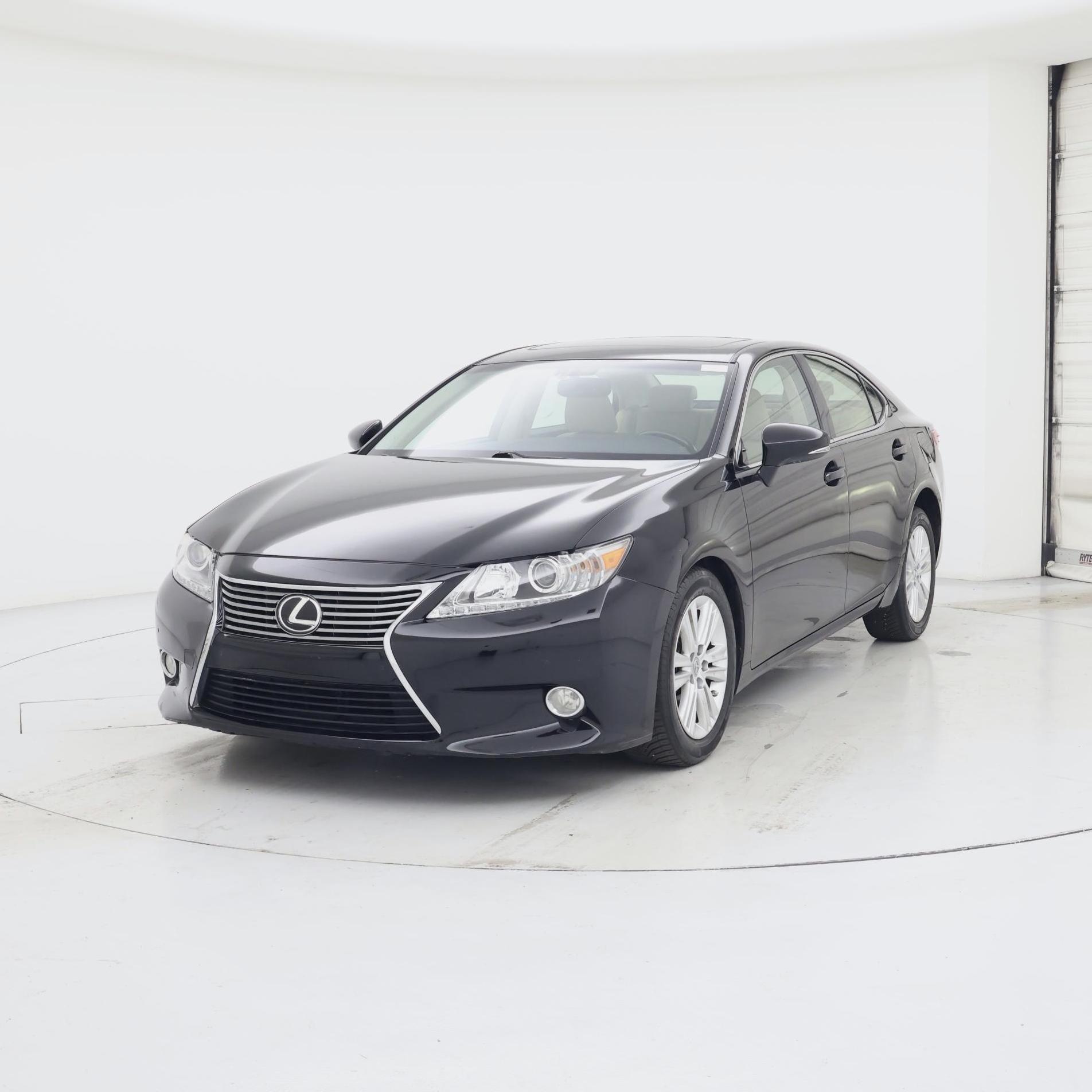 Thumbnail: 2014 Lexus ES - 4
