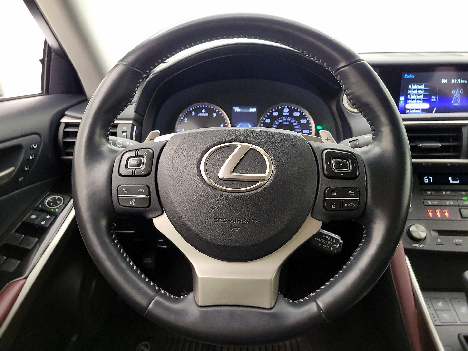Thumbnail: 2020 Lexus IS - 10