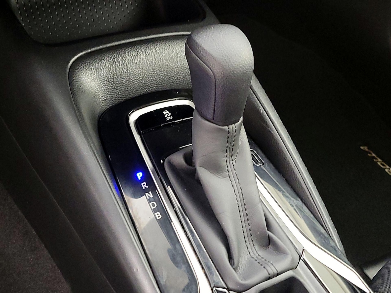 2020 Toyota Corolla LE - Photo 18