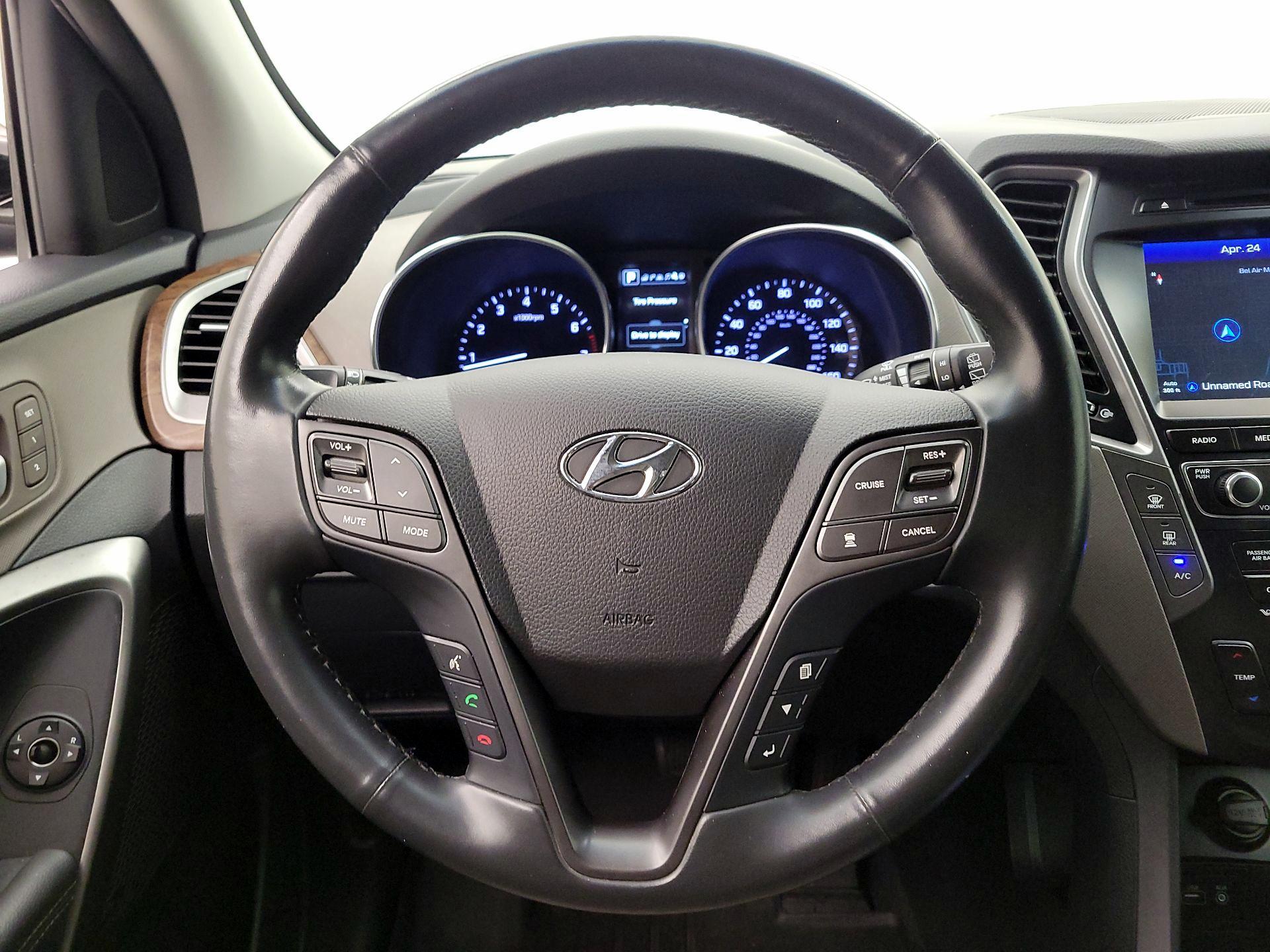 Thumbnail: 2017 Hyundai Santa Fe - 10