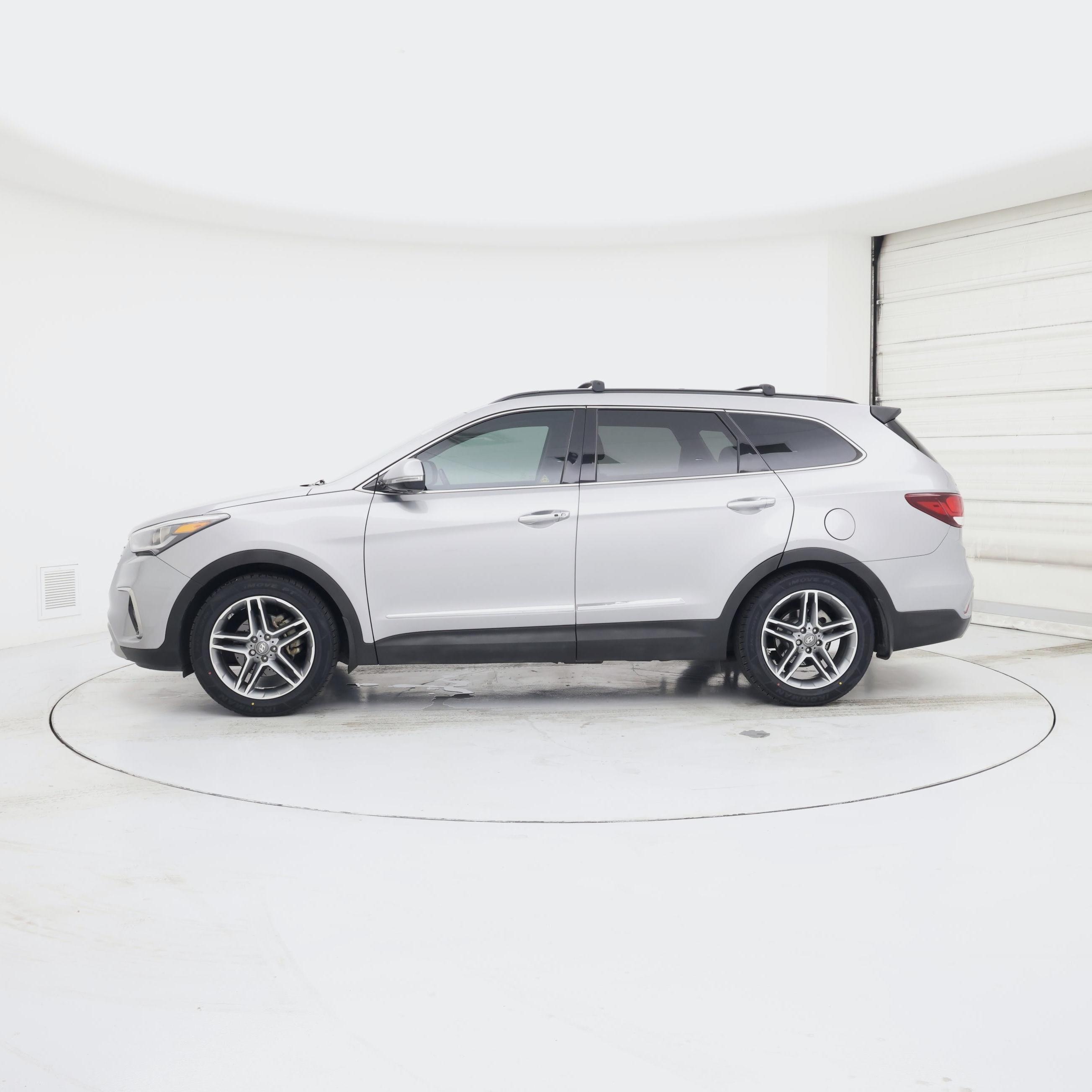 Thumbnail: 2017 Hyundai Santa Fe - 3