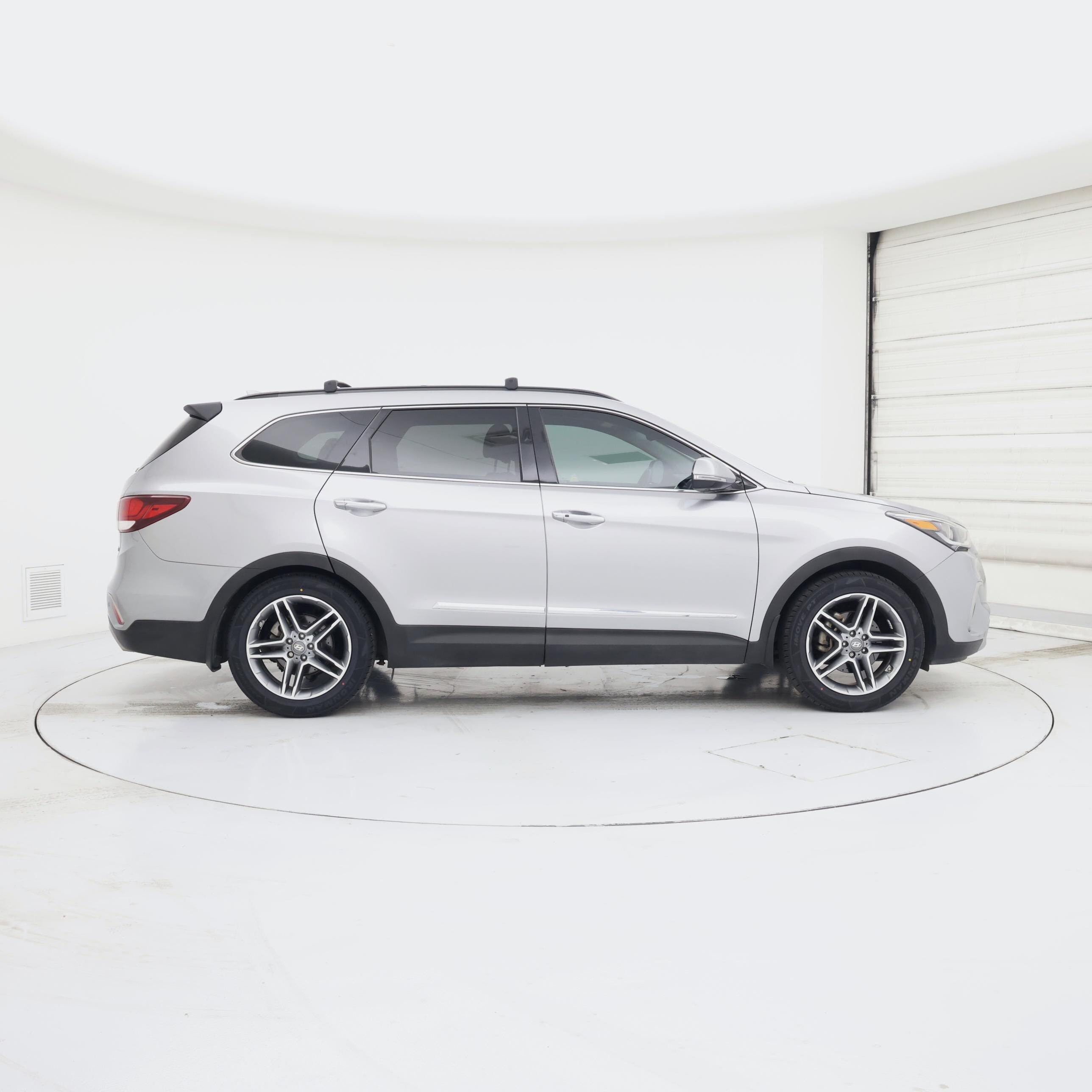 Thumbnail: 2017 Hyundai Santa Fe - 7