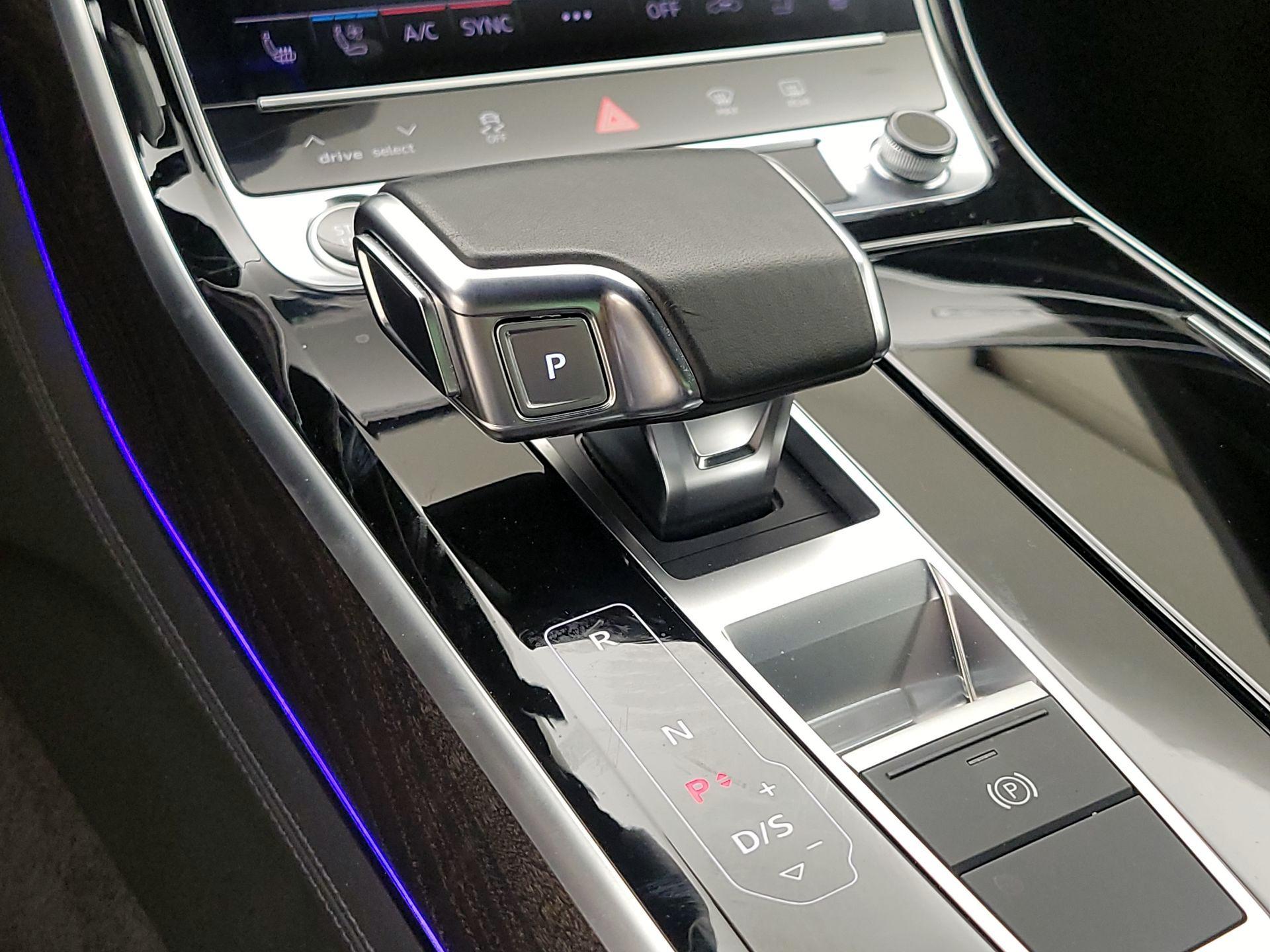 Thumbnail: 2021 Audi A8 - 17