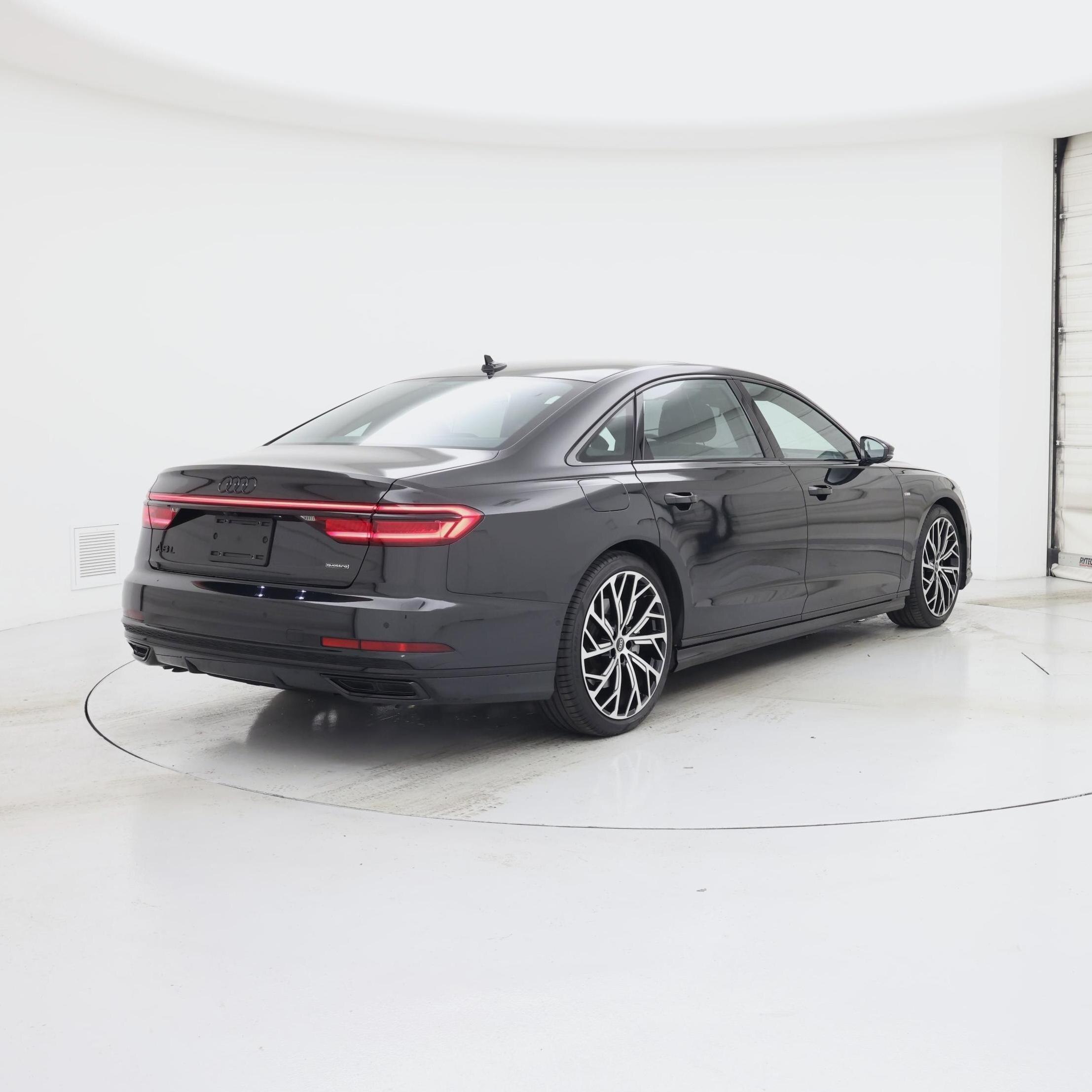 Thumbnail: 2021 Audi A8 - 8