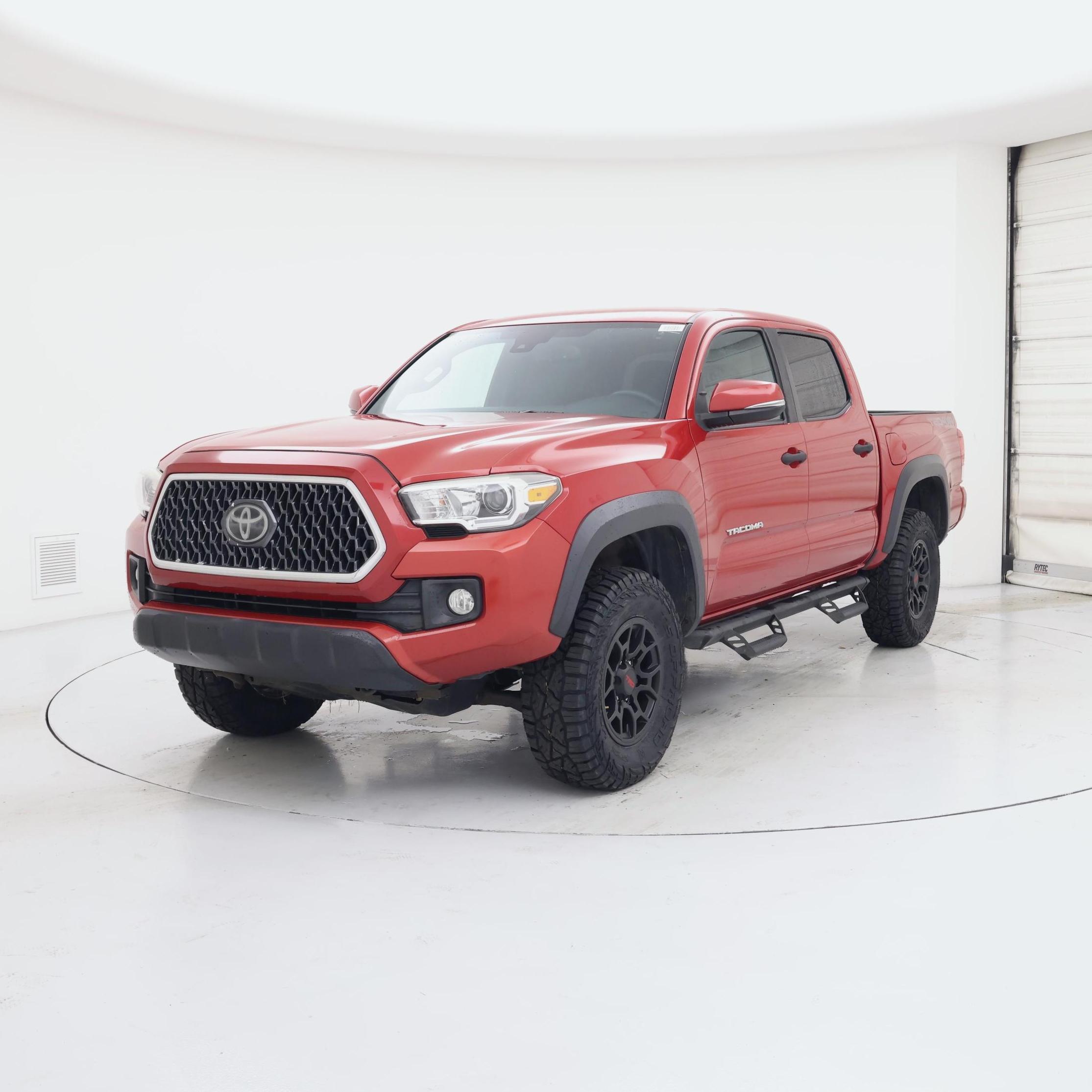 Thumbnail: 2019 Toyota Tacoma - 4