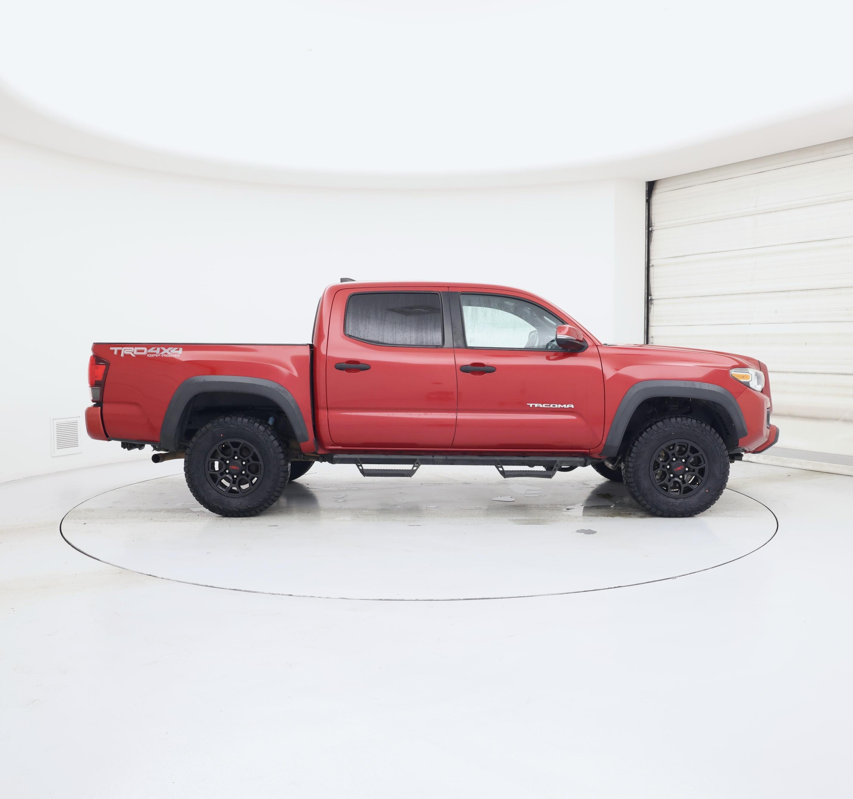 Thumbnail: 2019 Toyota Tacoma - 7