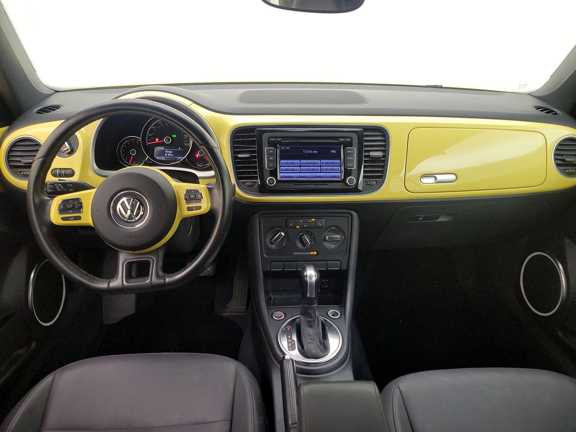Thumbnail: 2014 Volkswagen Beetle - 9