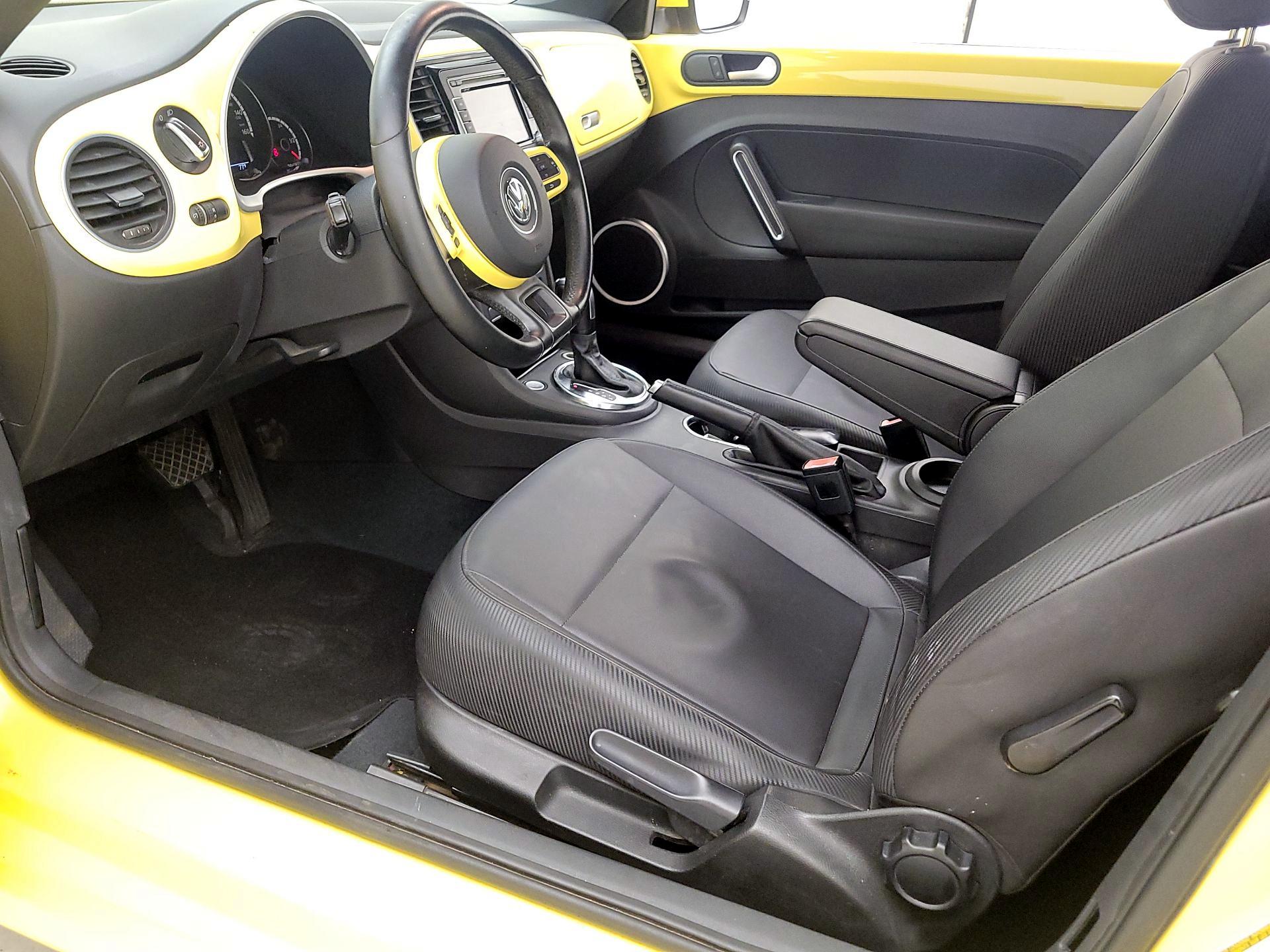 Thumbnail: 2014 Volkswagen Beetle - 11