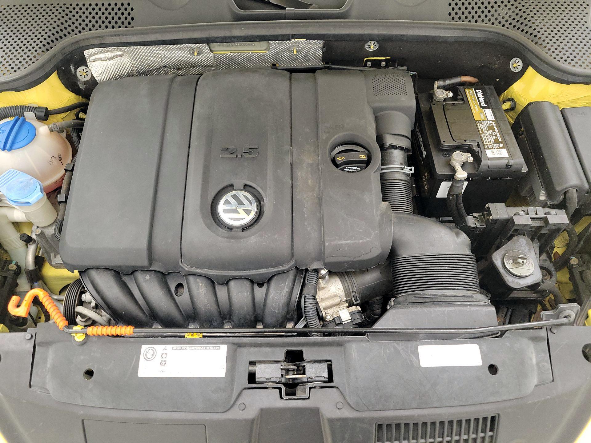 Thumbnail: 2014 Volkswagen Beetle - 17