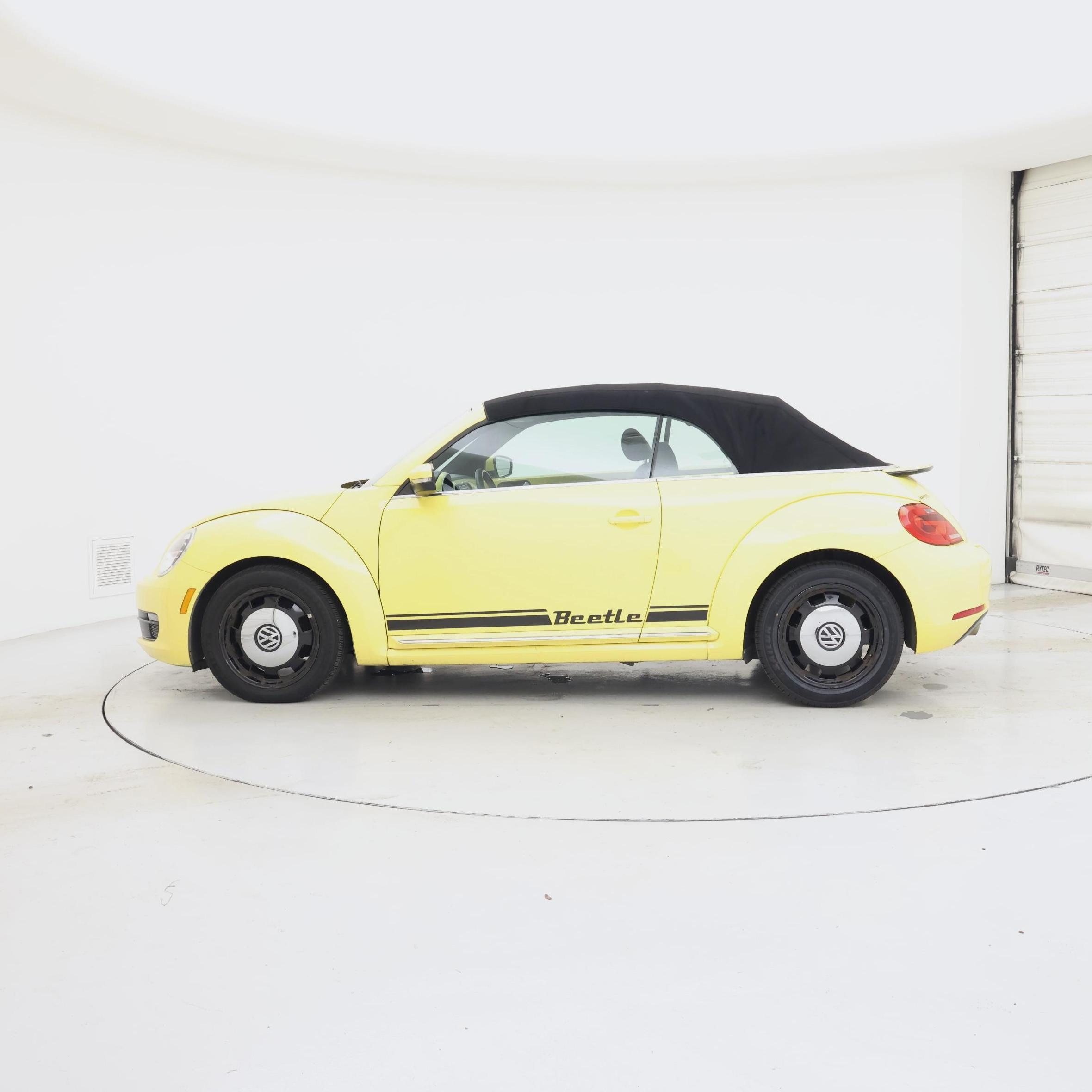 Thumbnail: 2014 Volkswagen Beetle - 3