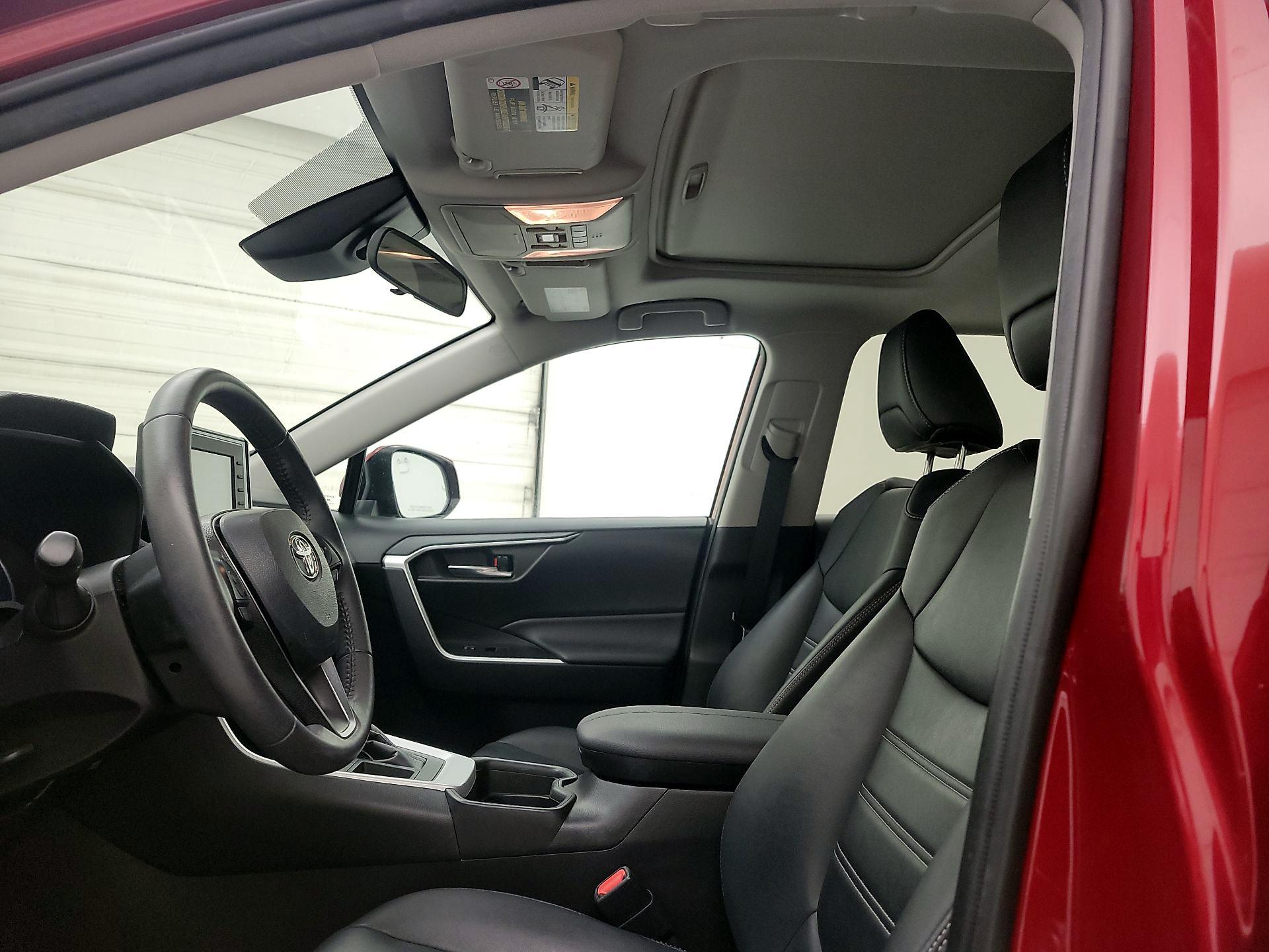 Thumbnail: 2020 Toyota RAV4 - 19