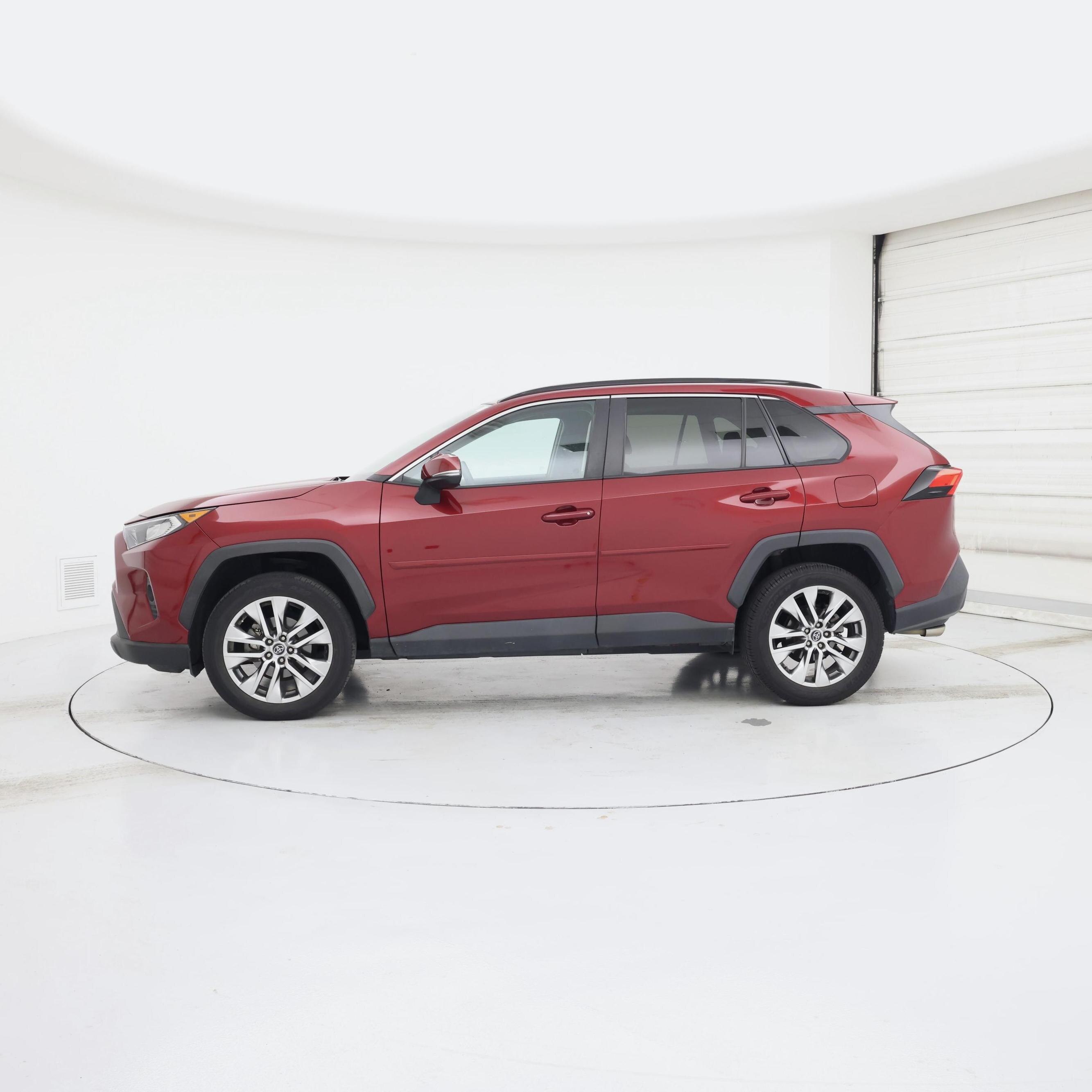 Thumbnail: 2020 Toyota RAV4 - 3