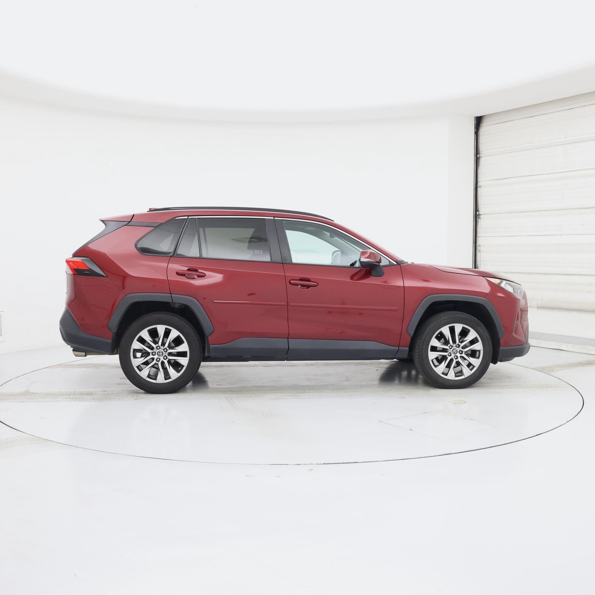 Thumbnail: 2020 Toyota RAV4 - 7