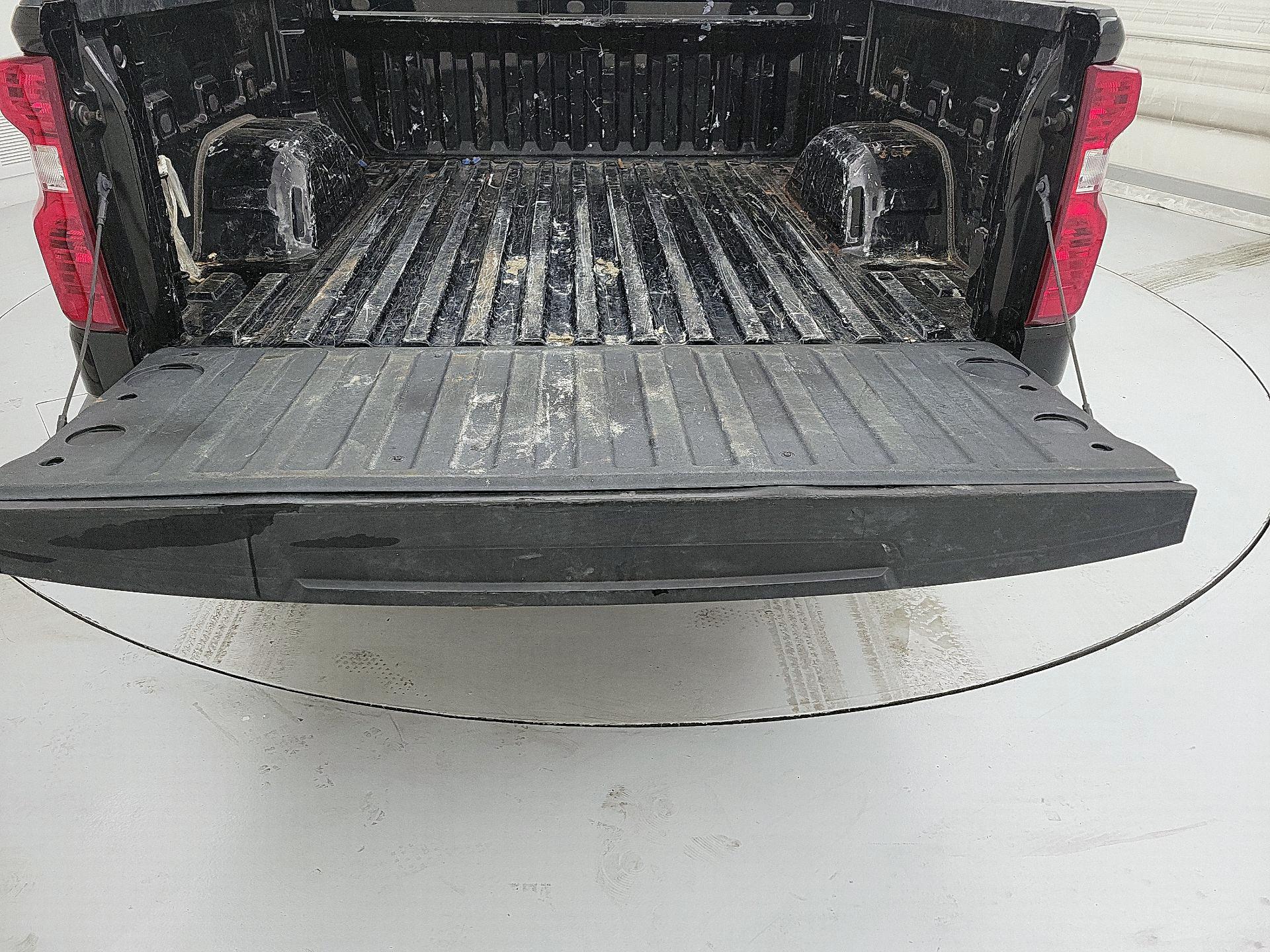 Thumbnail: 2023 Chevrolet Silverado 1500 - 16