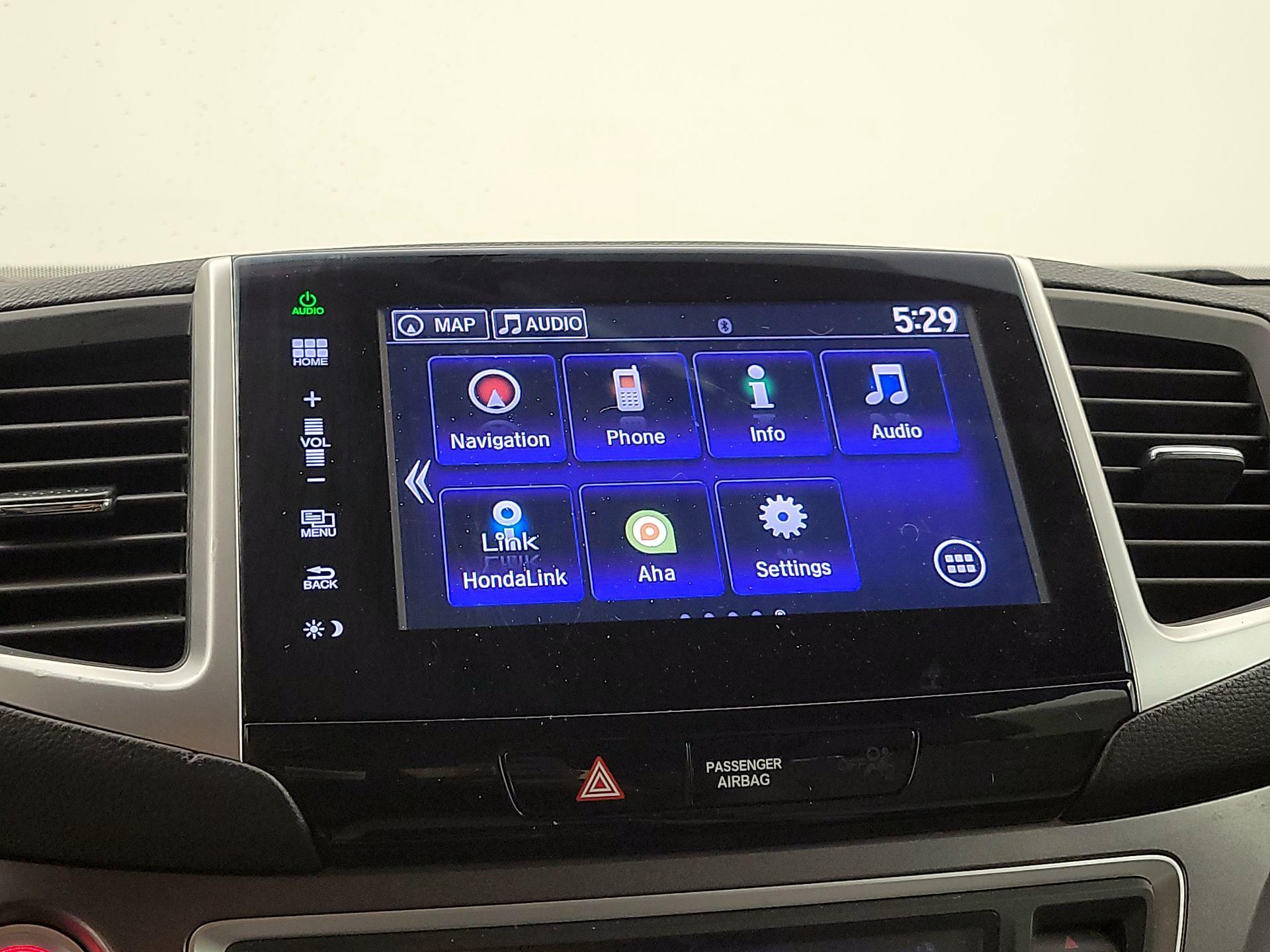 Thumbnail: 2016 Honda Pilot - 15
