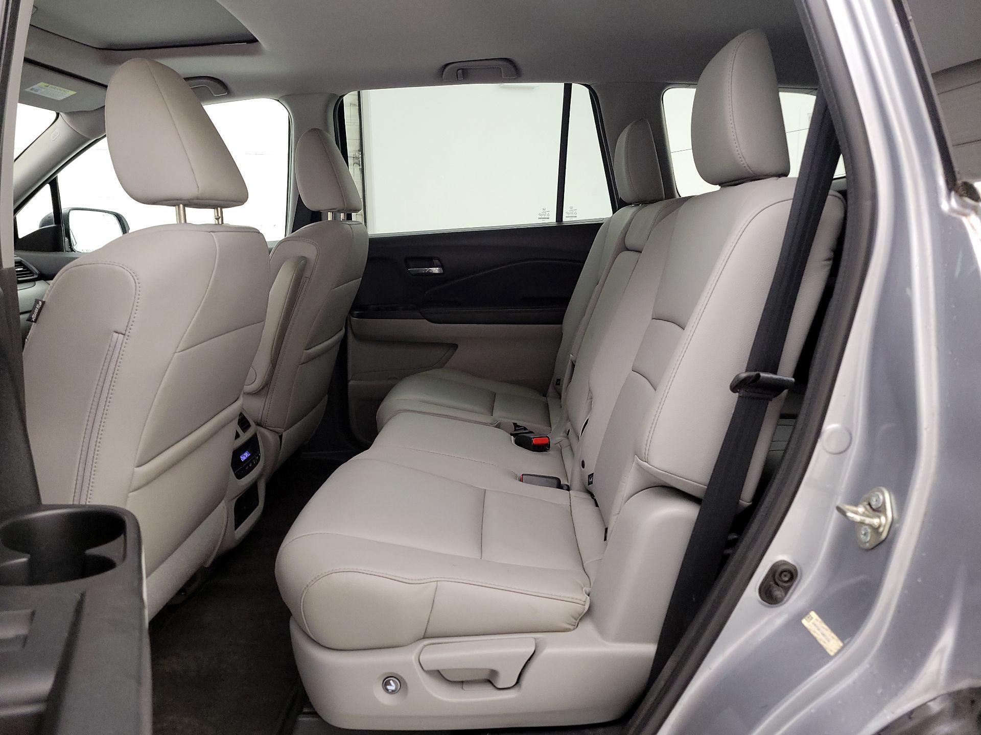 Thumbnail: 2016 Honda Pilot - 19