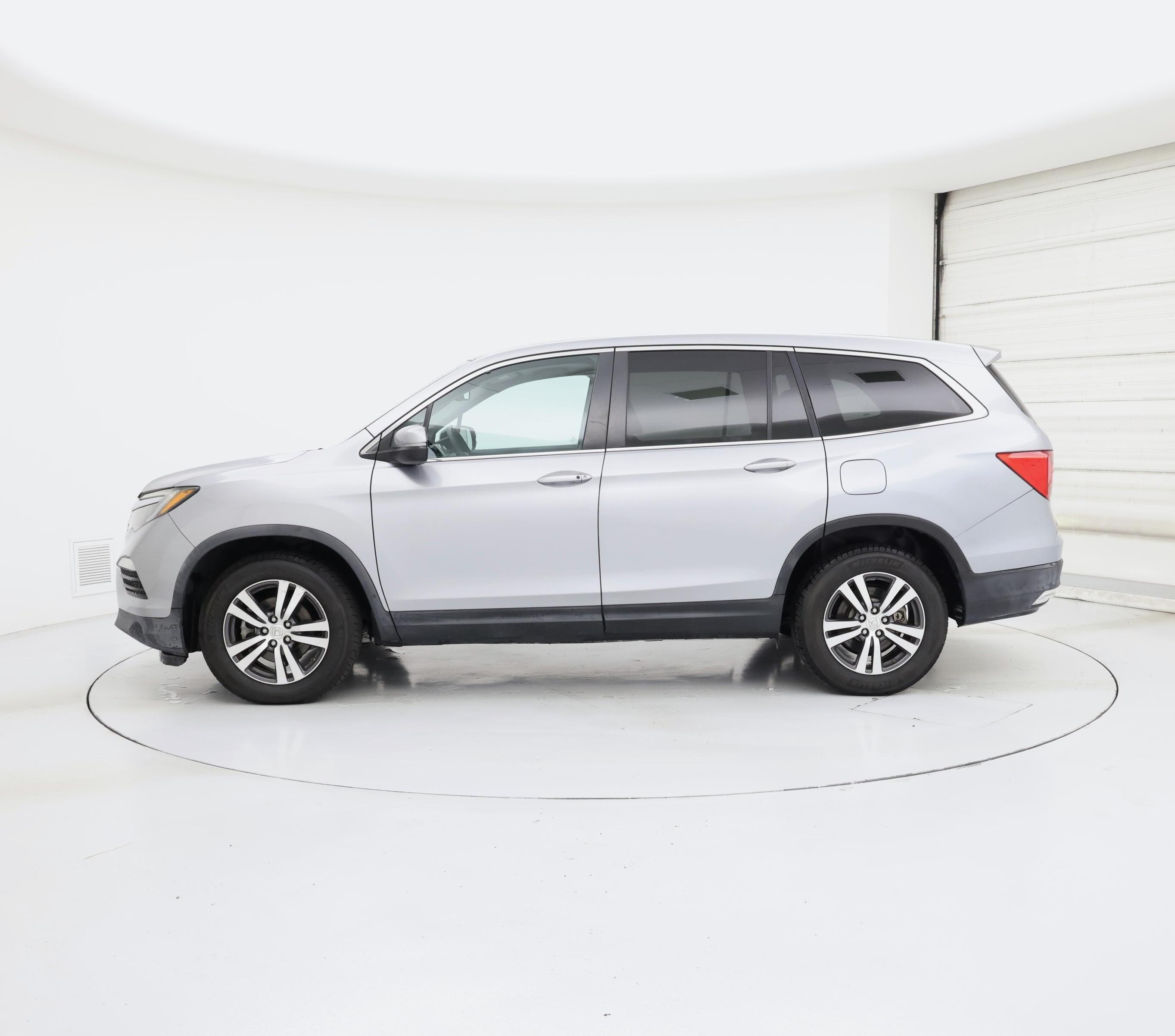 Thumbnail: 2016 Honda Pilot - 3