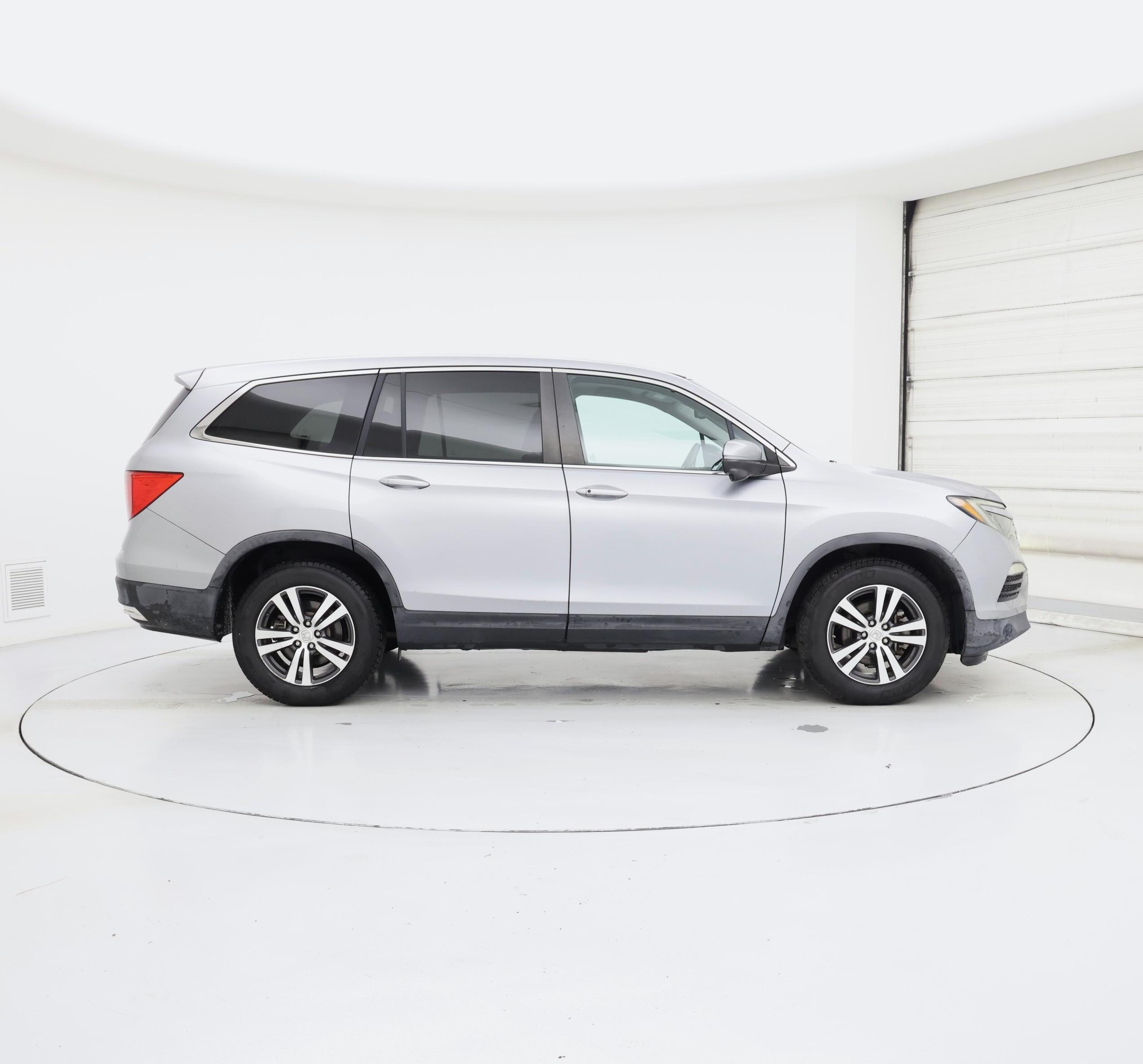 Thumbnail: 2016 Honda Pilot - 7