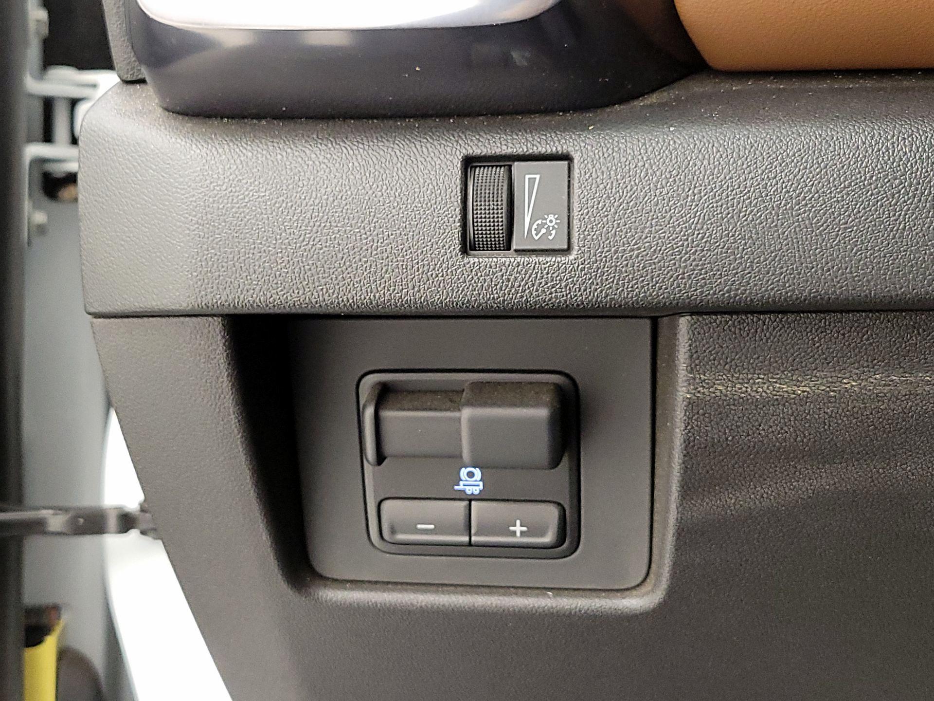 Thumbnail: 2023 GMC Canyon - 13