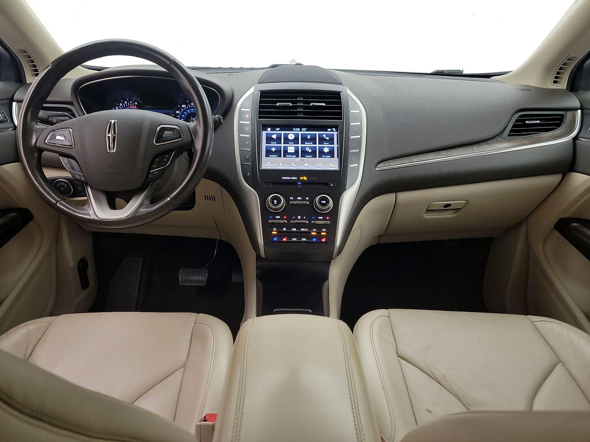 Thumbnail: 2017 Lincoln MKC - 9