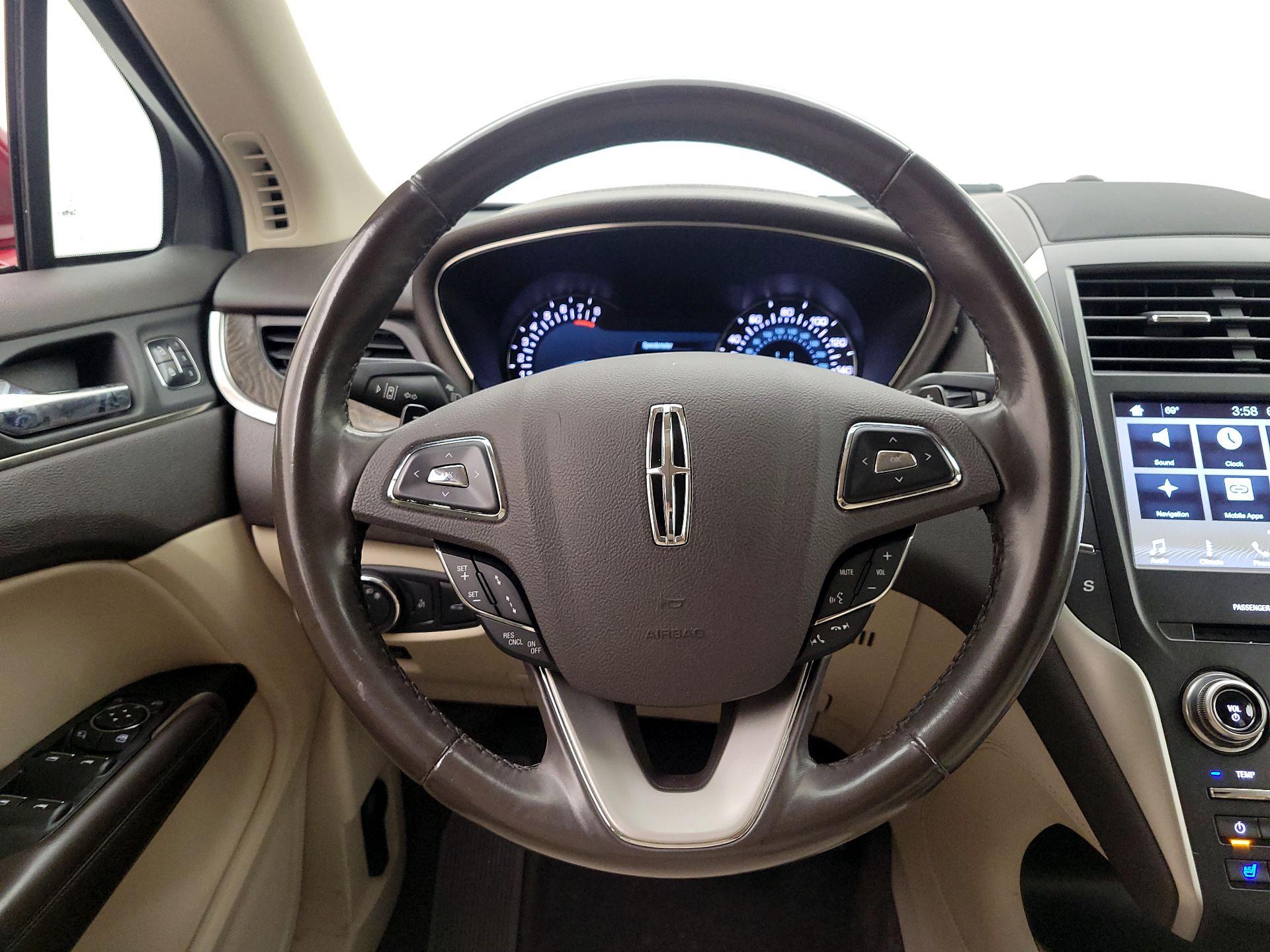 Thumbnail: 2017 Lincoln MKC - 10