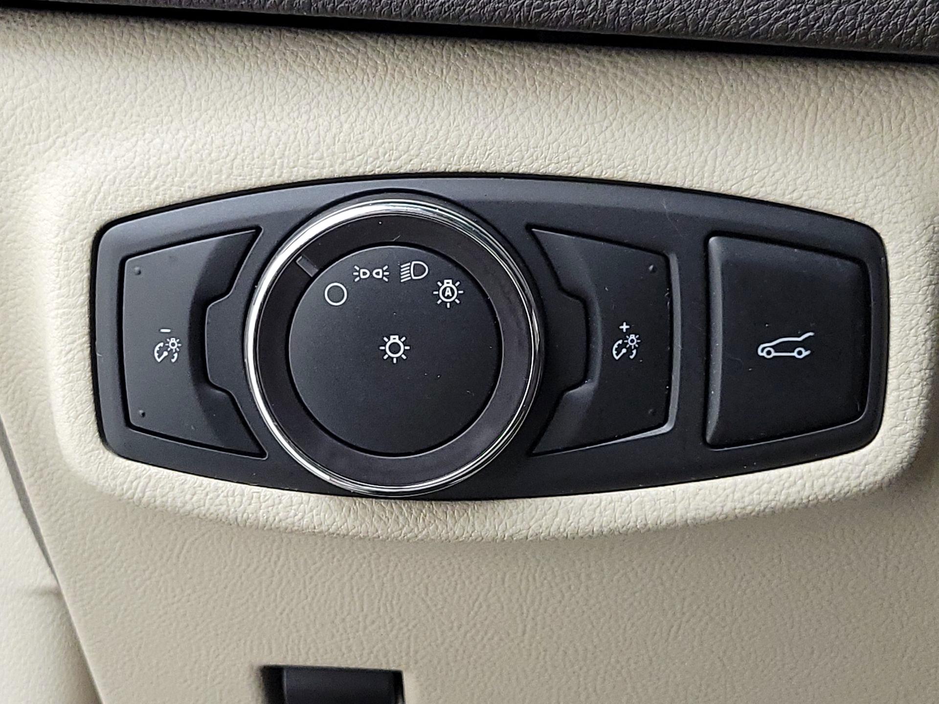 Thumbnail: 2017 Lincoln MKC - 13