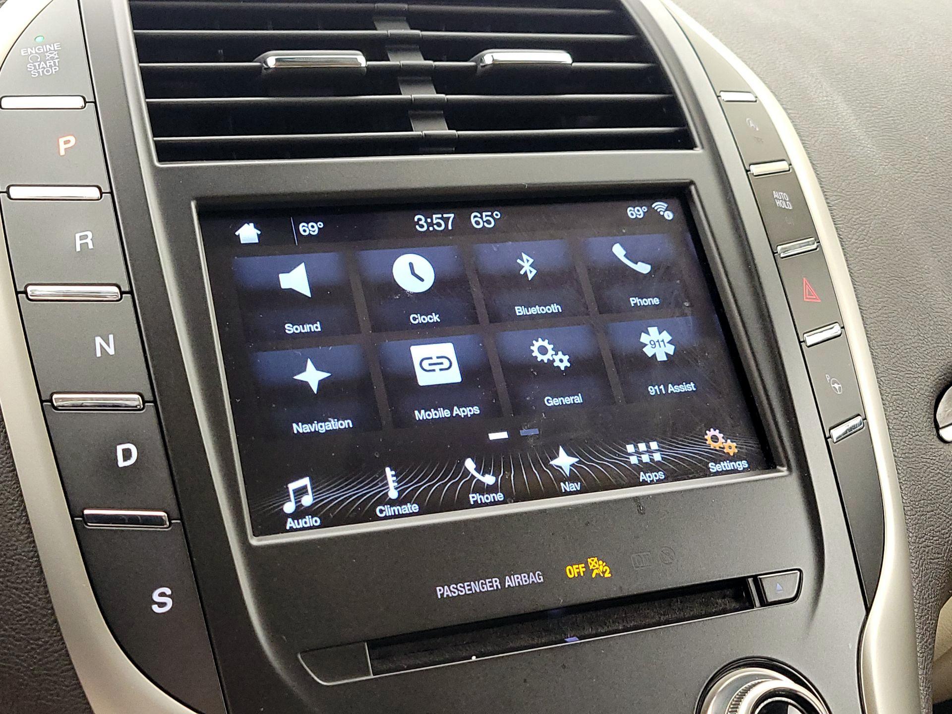 Thumbnail: 2017 Lincoln MKC - 15