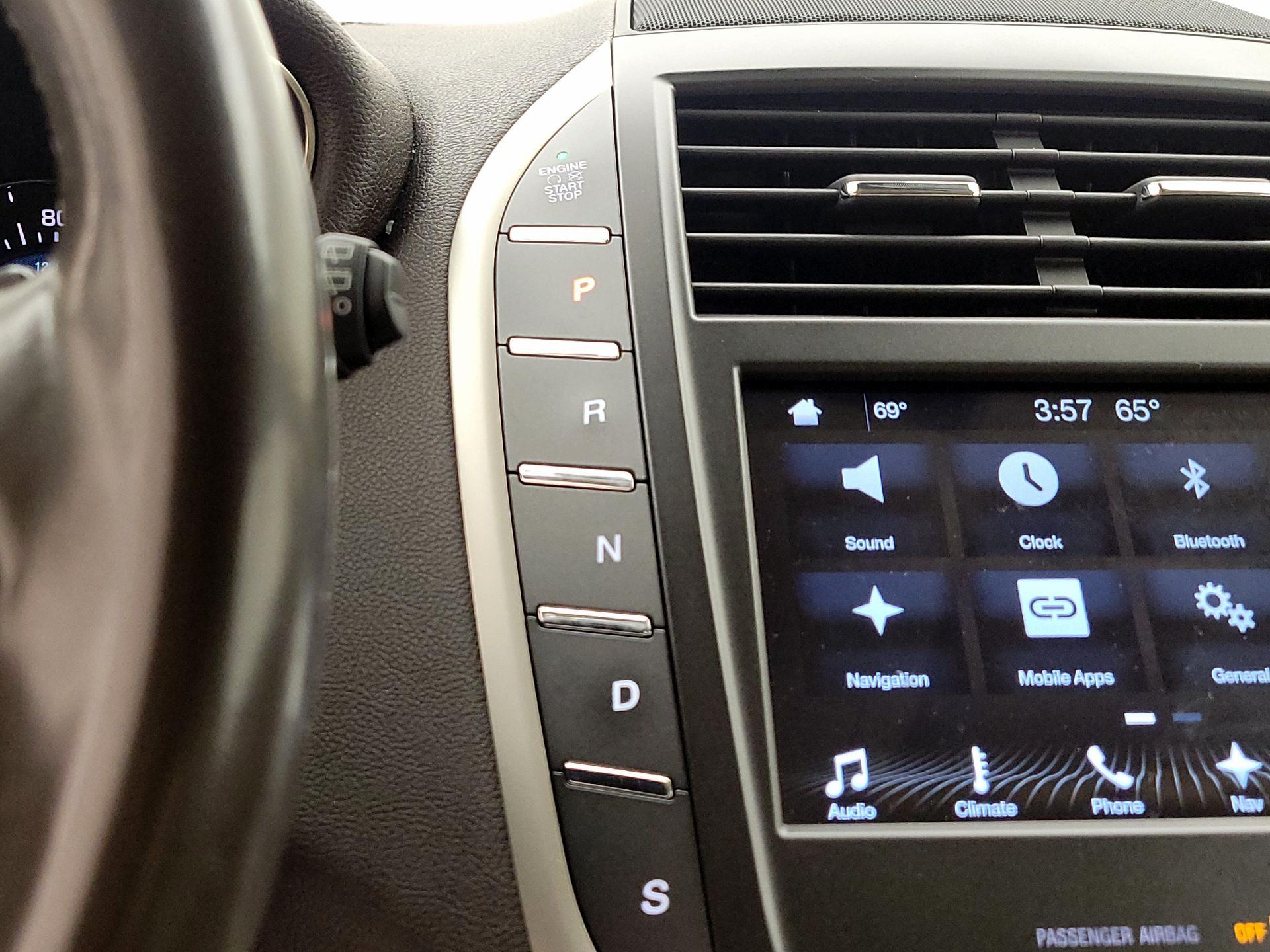Thumbnail: 2017 Lincoln MKC - 17
