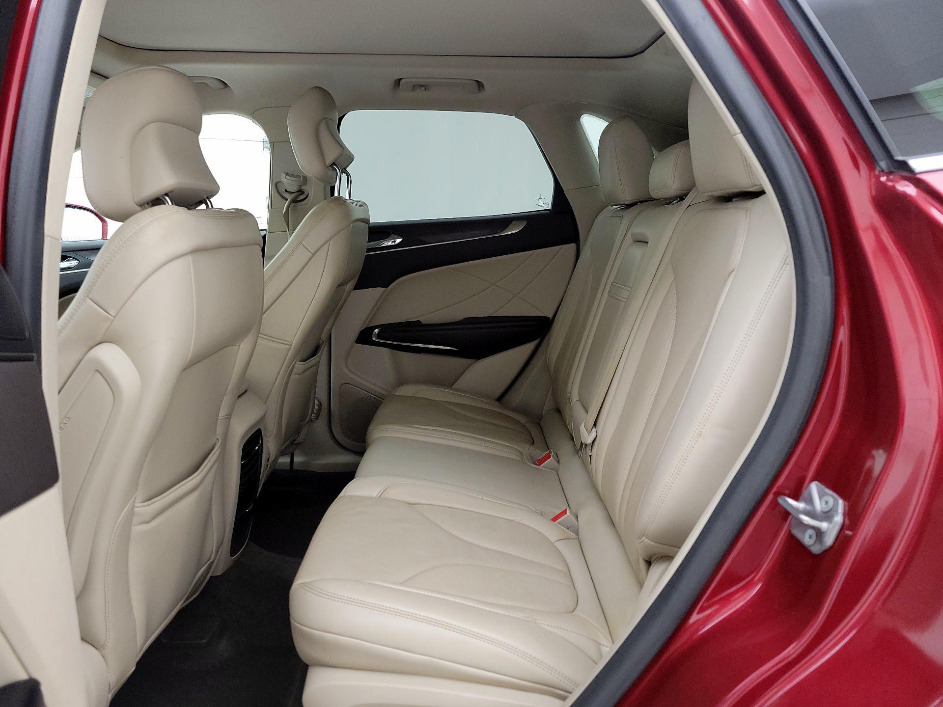 Thumbnail: 2017 Lincoln MKC - 19