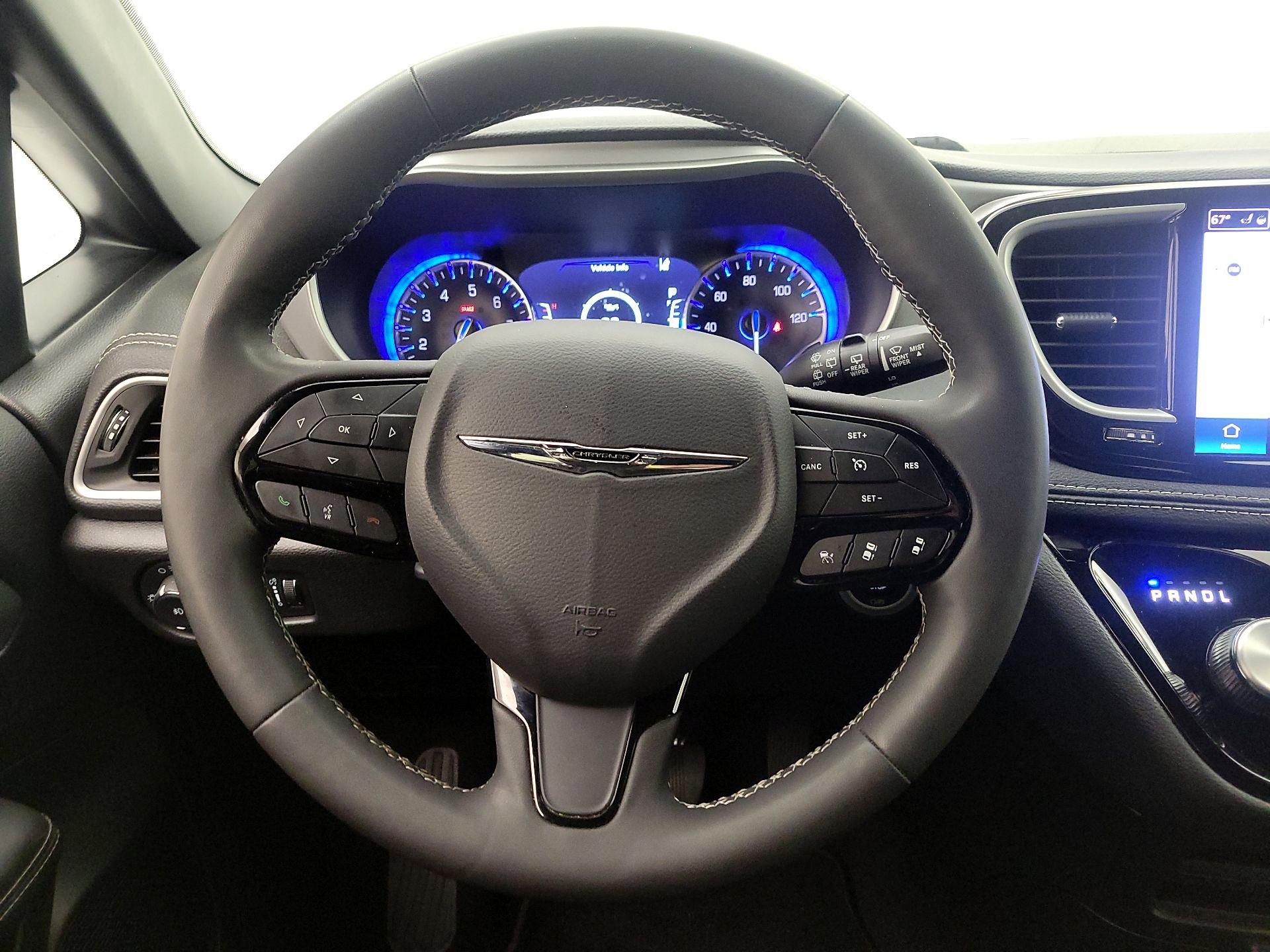 Thumbnail: 2024 Chrysler Pacifica - 10