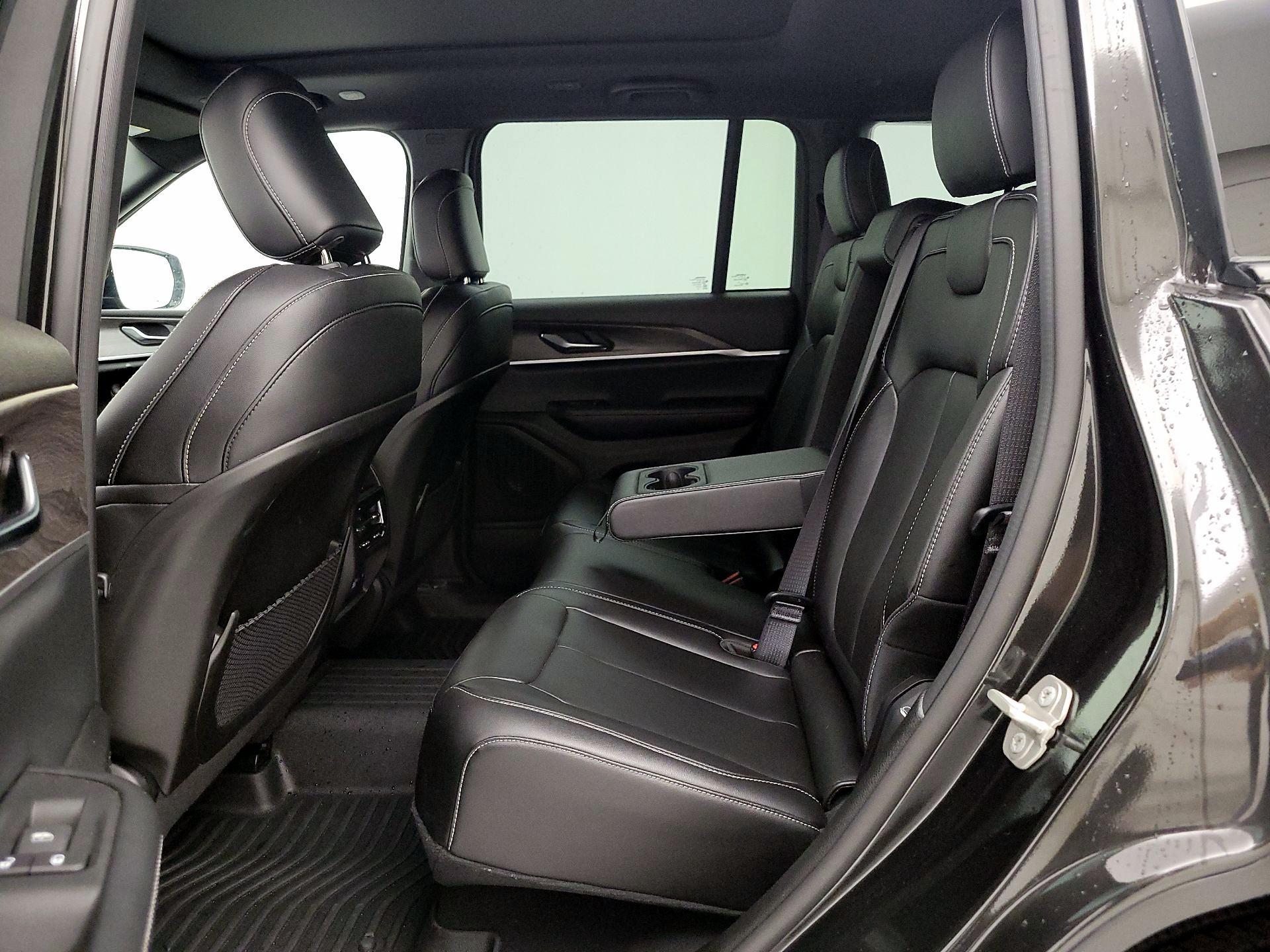Thumbnail: 2024 Jeep Grand Cherokee - 19