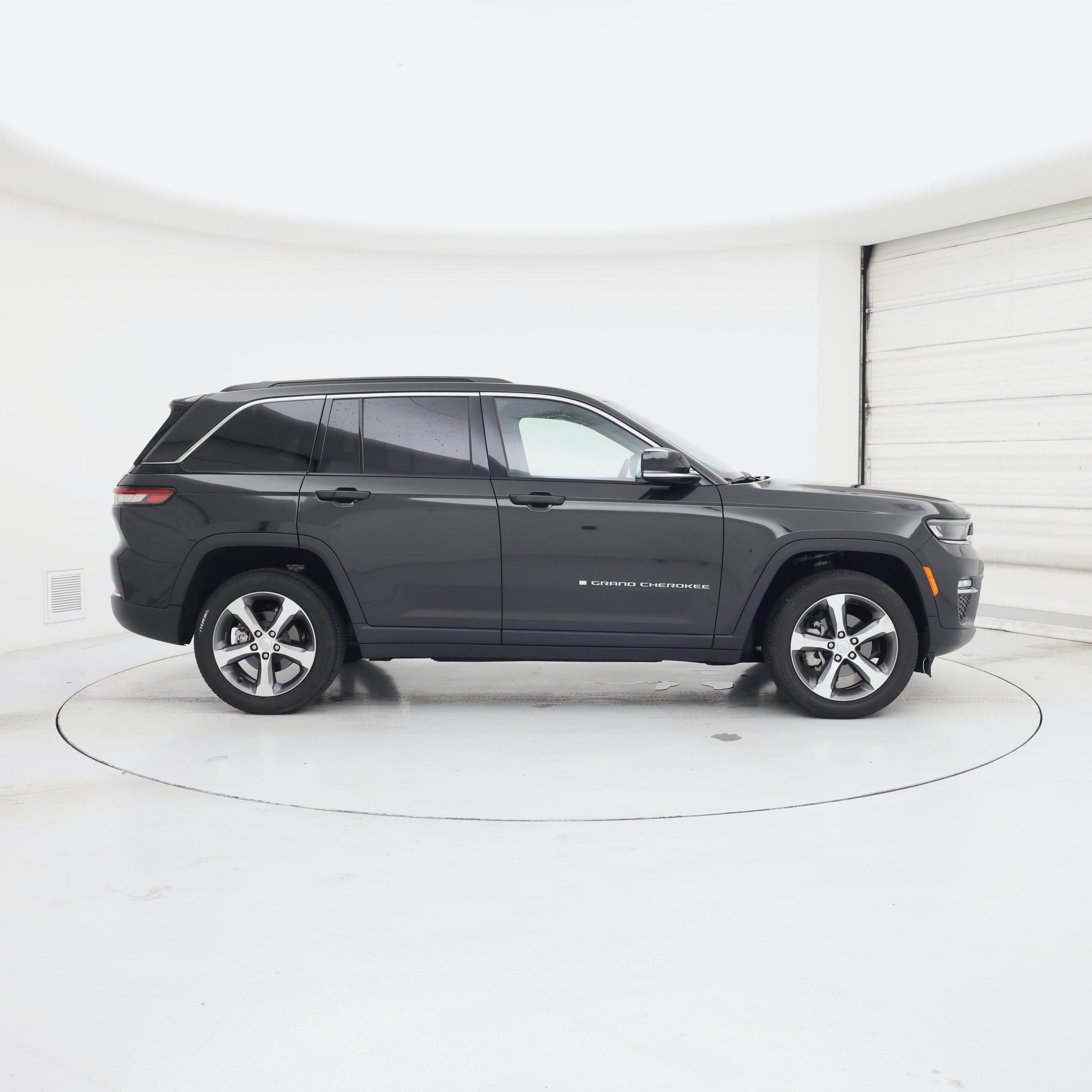 Thumbnail: 2024 Jeep Grand Cherokee - 7