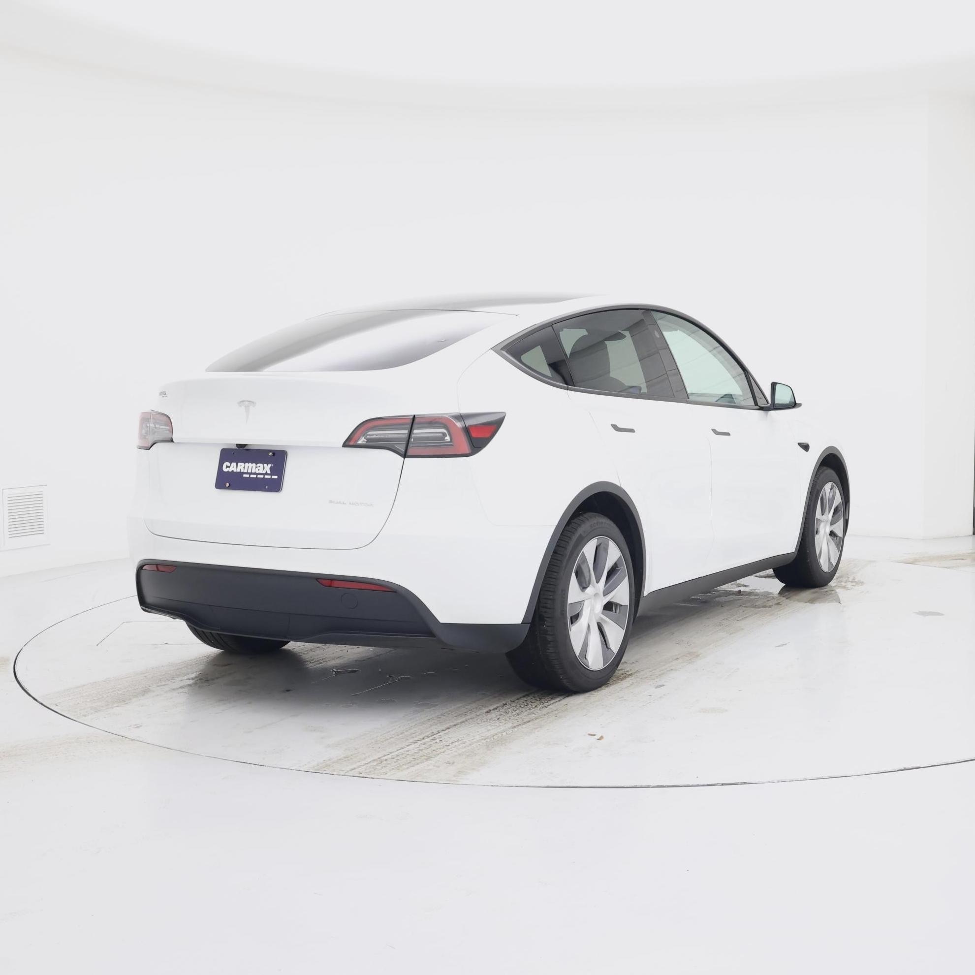 Thumbnail: 2024 Tesla Model Y - 8