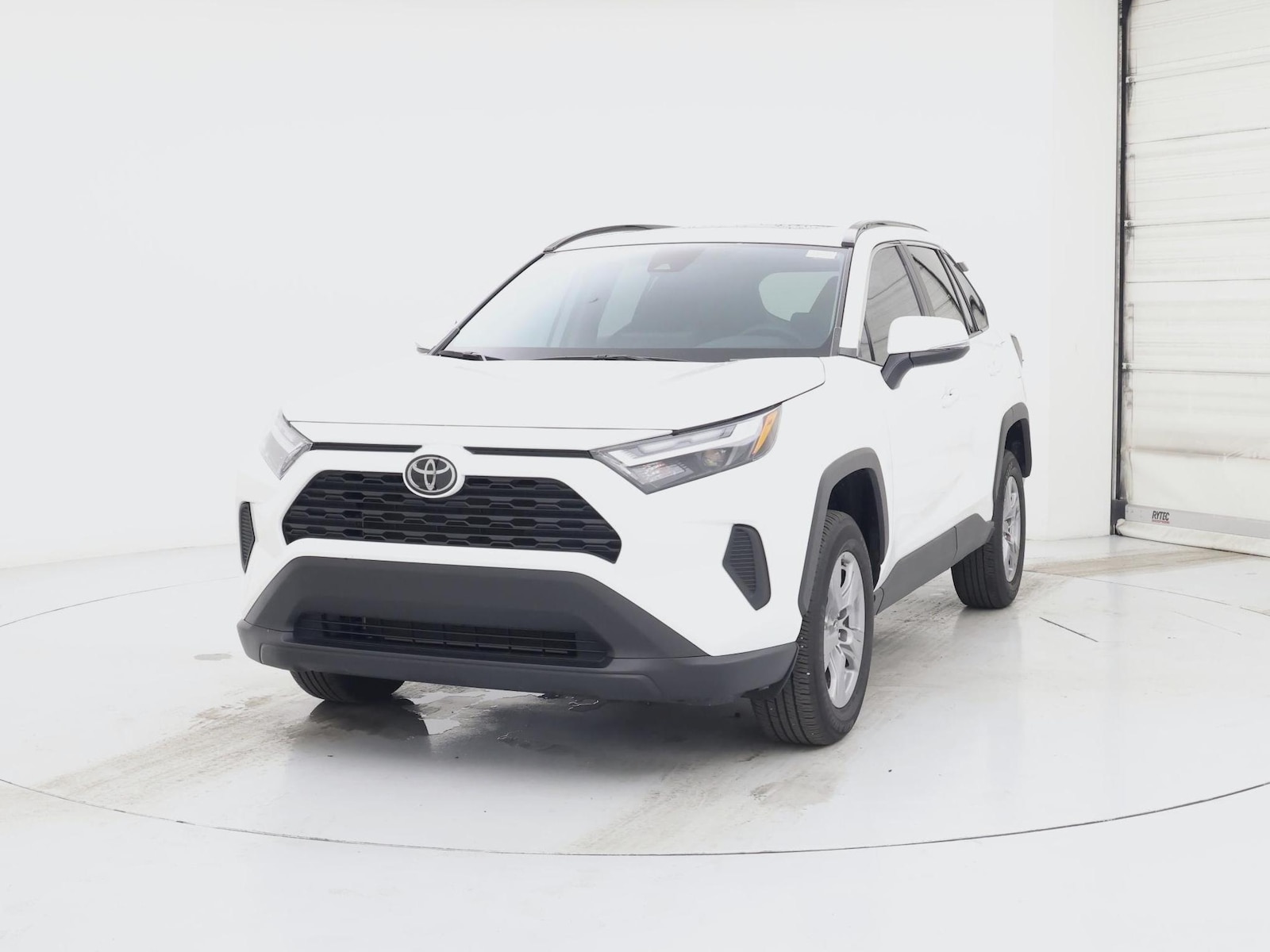 2023 Toyota RAV4 XLE - Photo 5