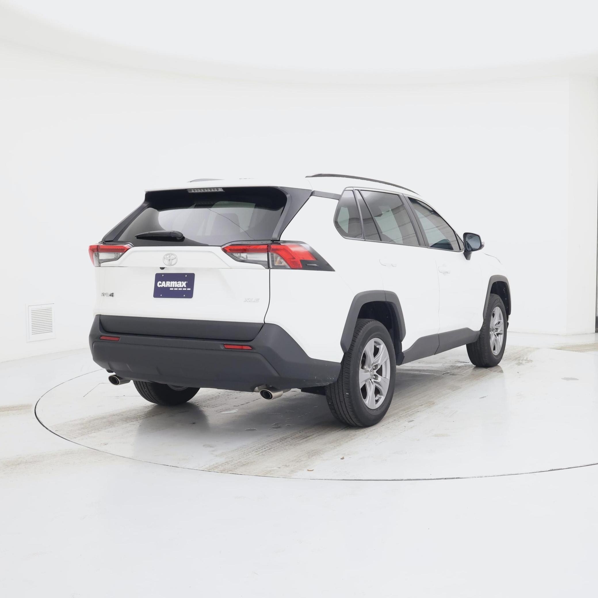 Thumbnail: 2023 Toyota RAV4 - 8